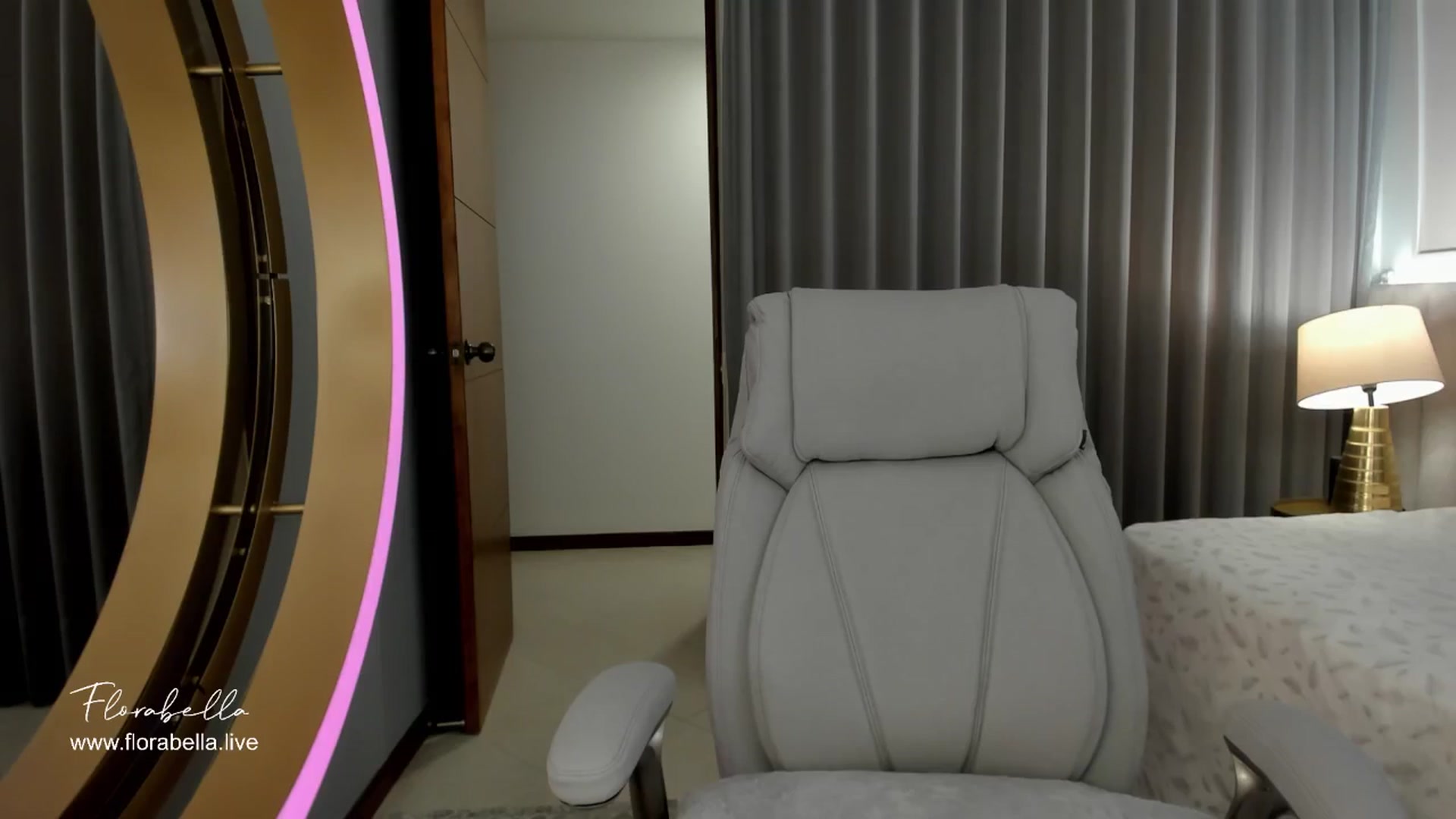 Gallery image thumbnail from Florabella's myfreecams stream on, 05/25/2024, 23:47 image 14 of 20