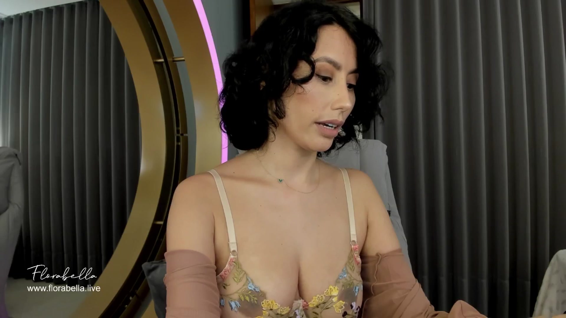Gallery image thumbnail from Florabella's myfreecams stream on, 06/13/2024, 04:01 image 14 of 20