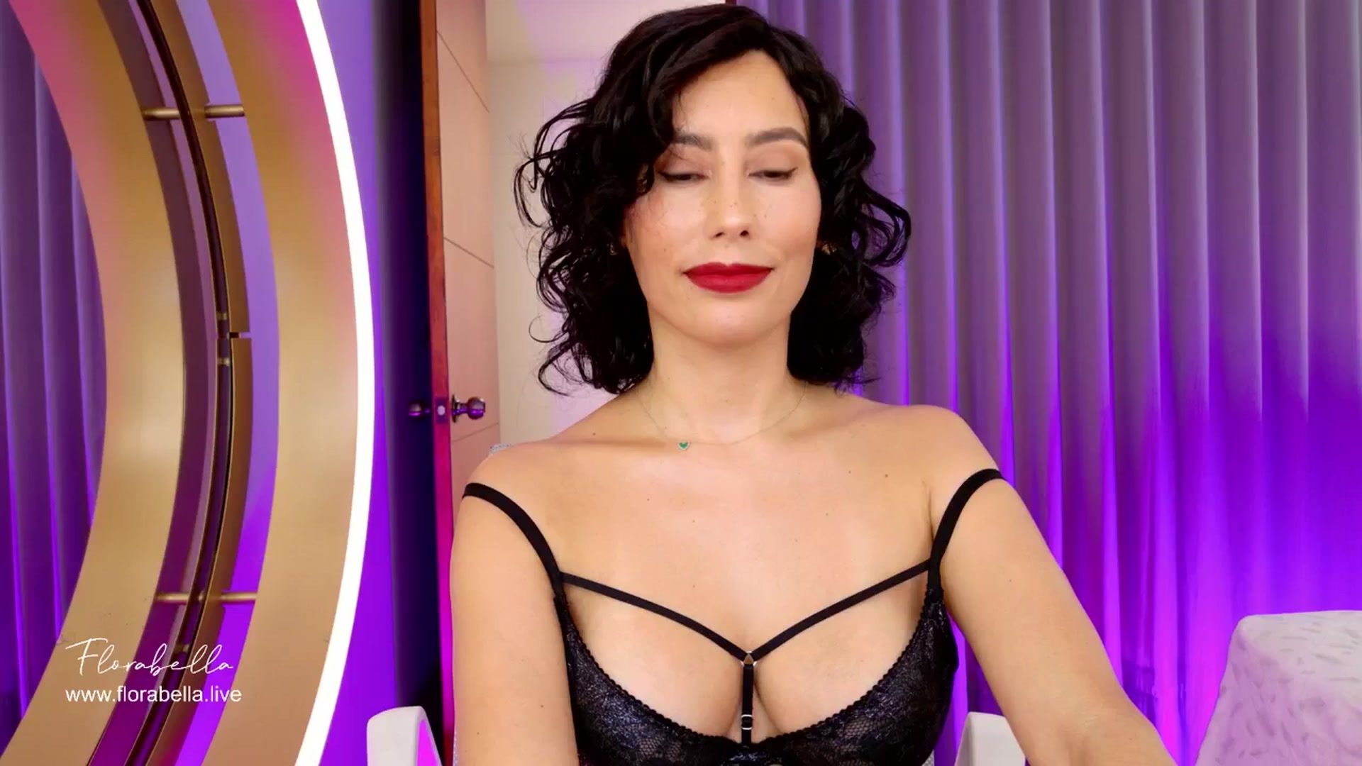 Gallery image thumbnail from Florabella's myfreecams stream on, 09/21/2024, 01:23 image 1 of 20