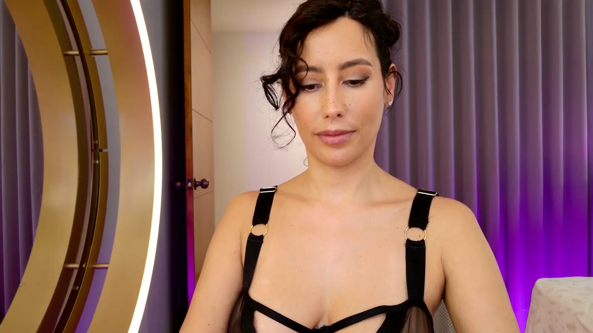 Gallery image thumbnail from Florabella's myfreecams stream on, 09/23/2024, 02:52 image 6 of 20