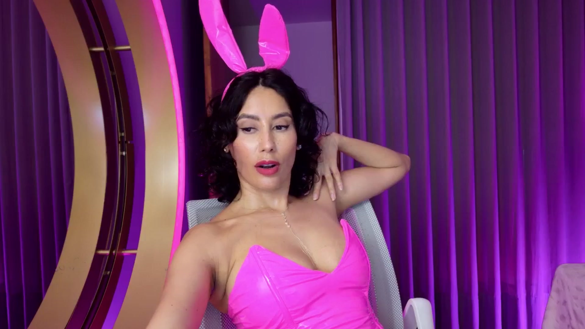 Gallery image thumbnail from Florabella's myfreecams stream on, 10/28/2024, 03:08 image 17 of 20