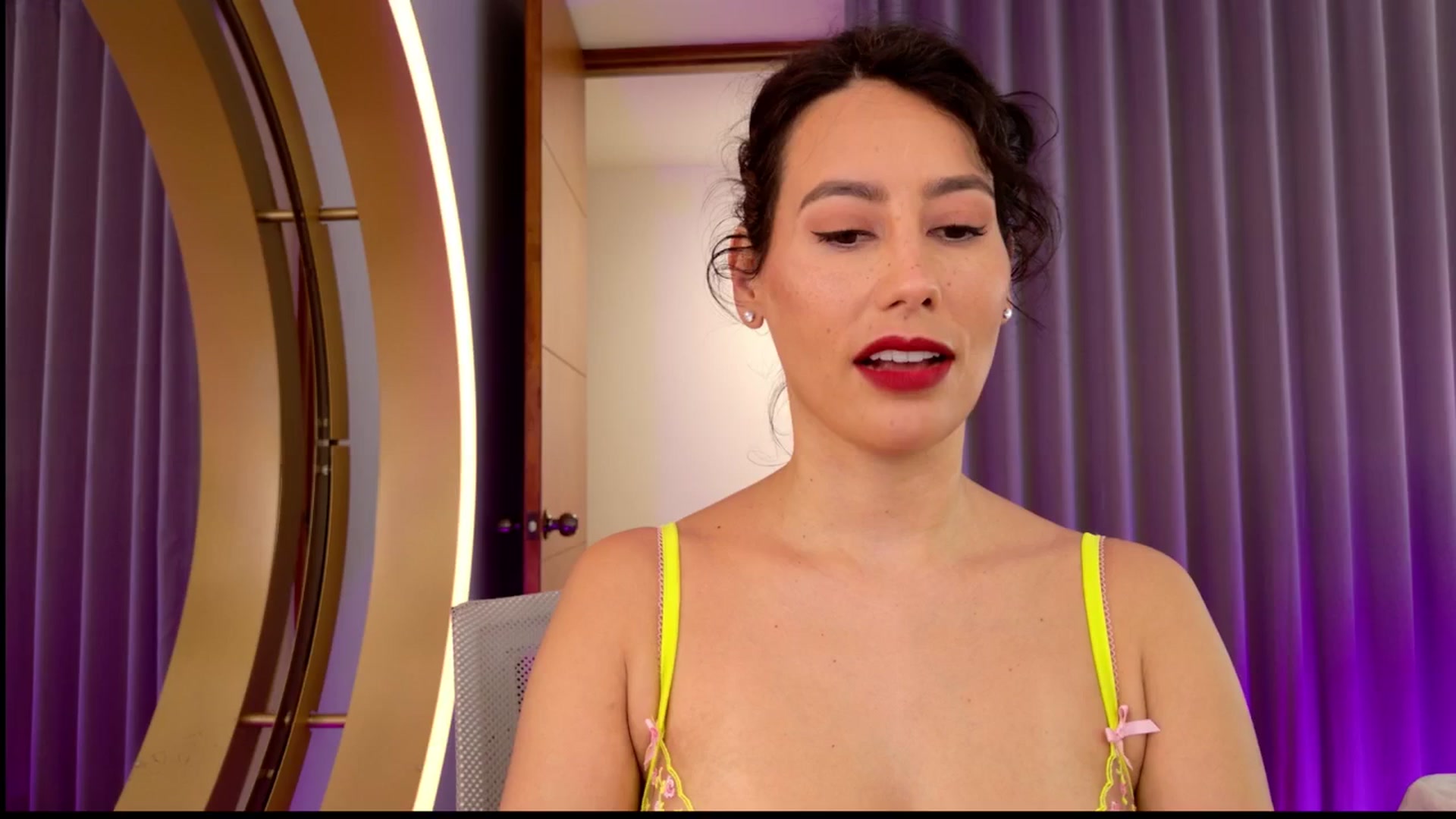 Gallery image thumbnail from Florabella's myfreecams stream on, 11/11/2024, 03:12 image 3 of 20