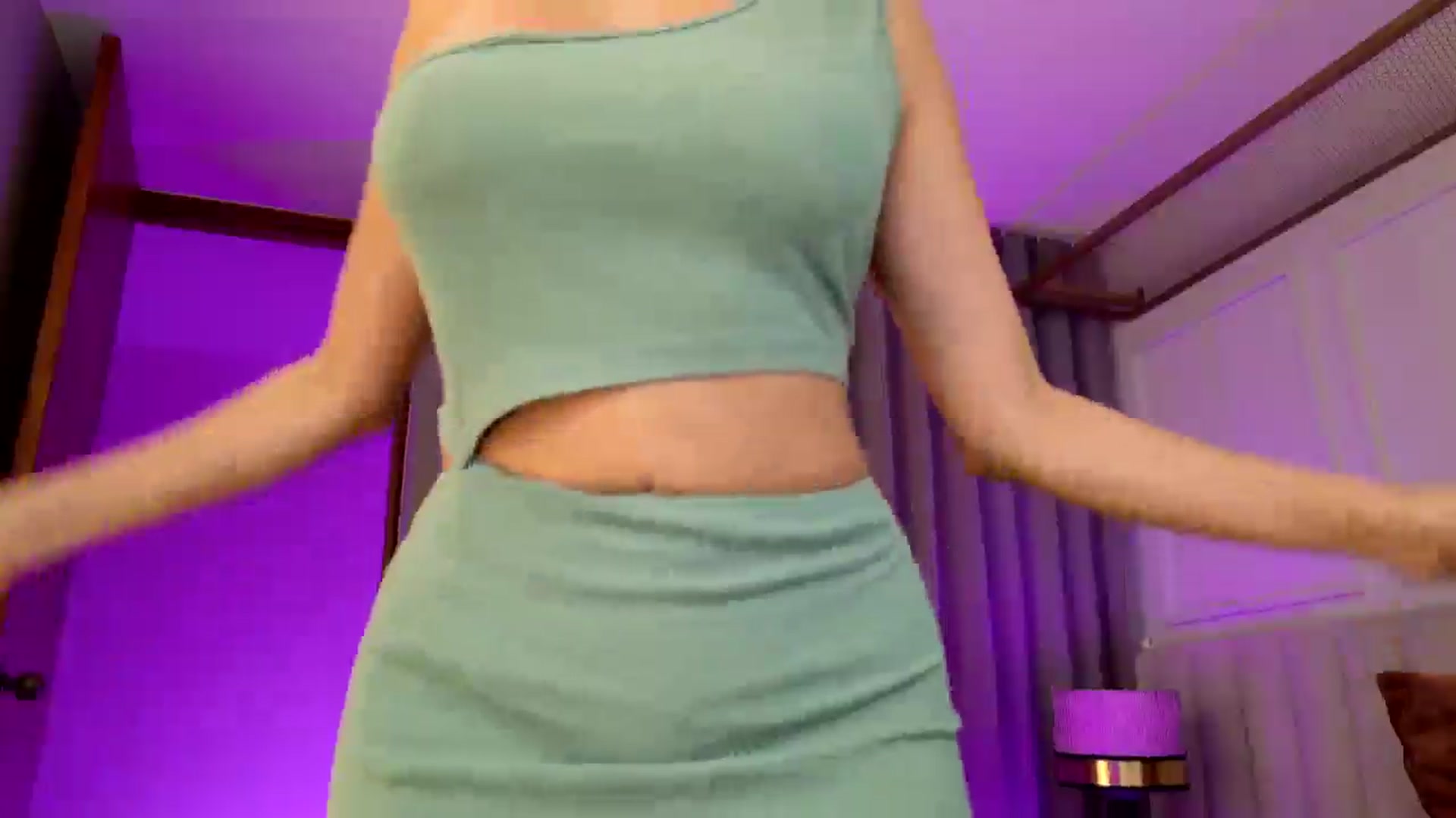 Gallery image thumbnail from Florabella's myfreecams stream on, 01/05/2025, 24:01 image 16 of 20