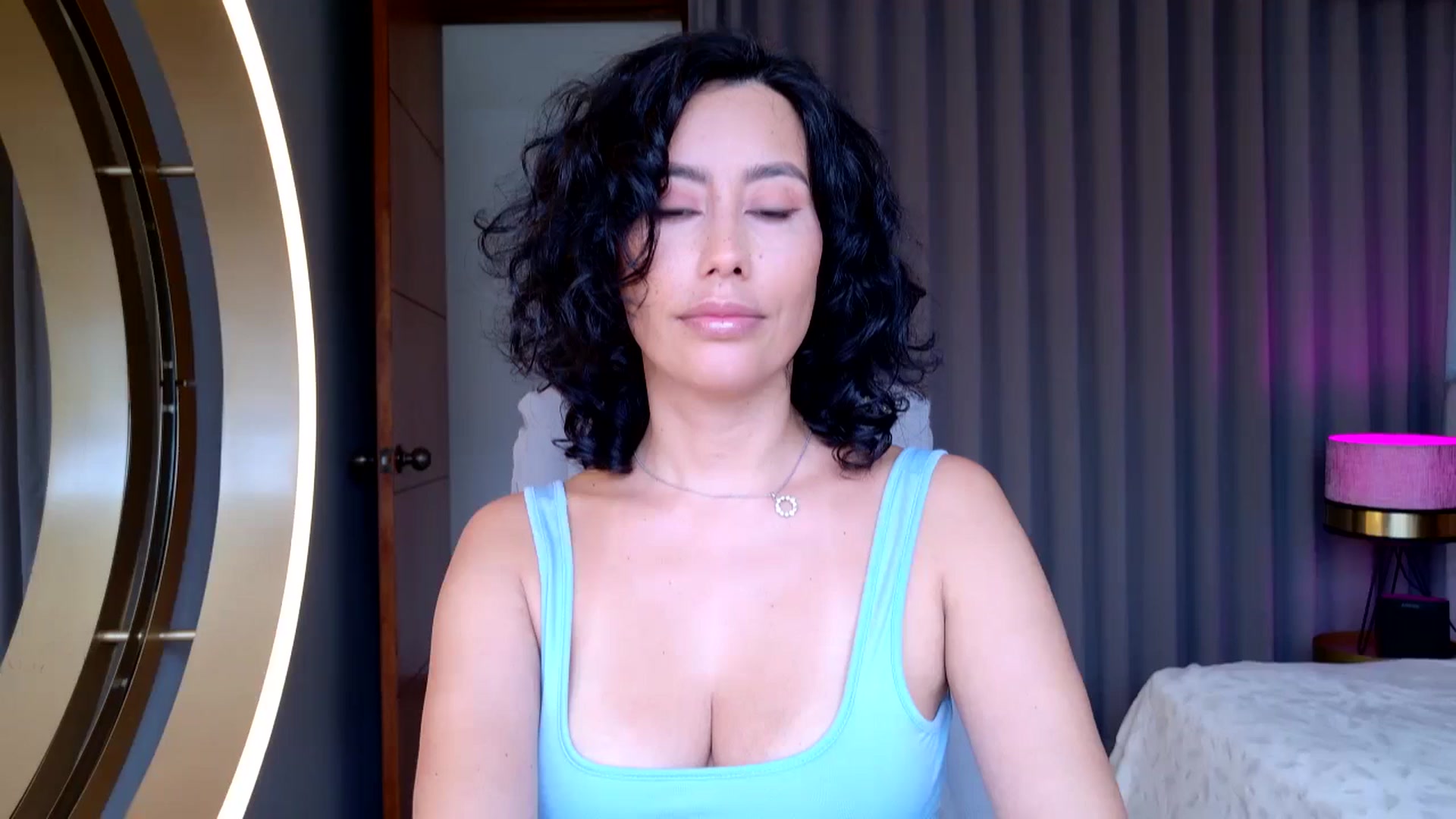 Gallery image thumbnail from Florabella's myfreecams stream on, 01/05/2025, 17:51 image 2 of 20