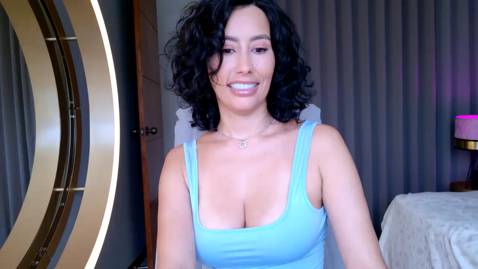 Gallery image thumbnail from Florabella's myfreecams stream on, 01/05/2025, 17:51 image 15 of 20
