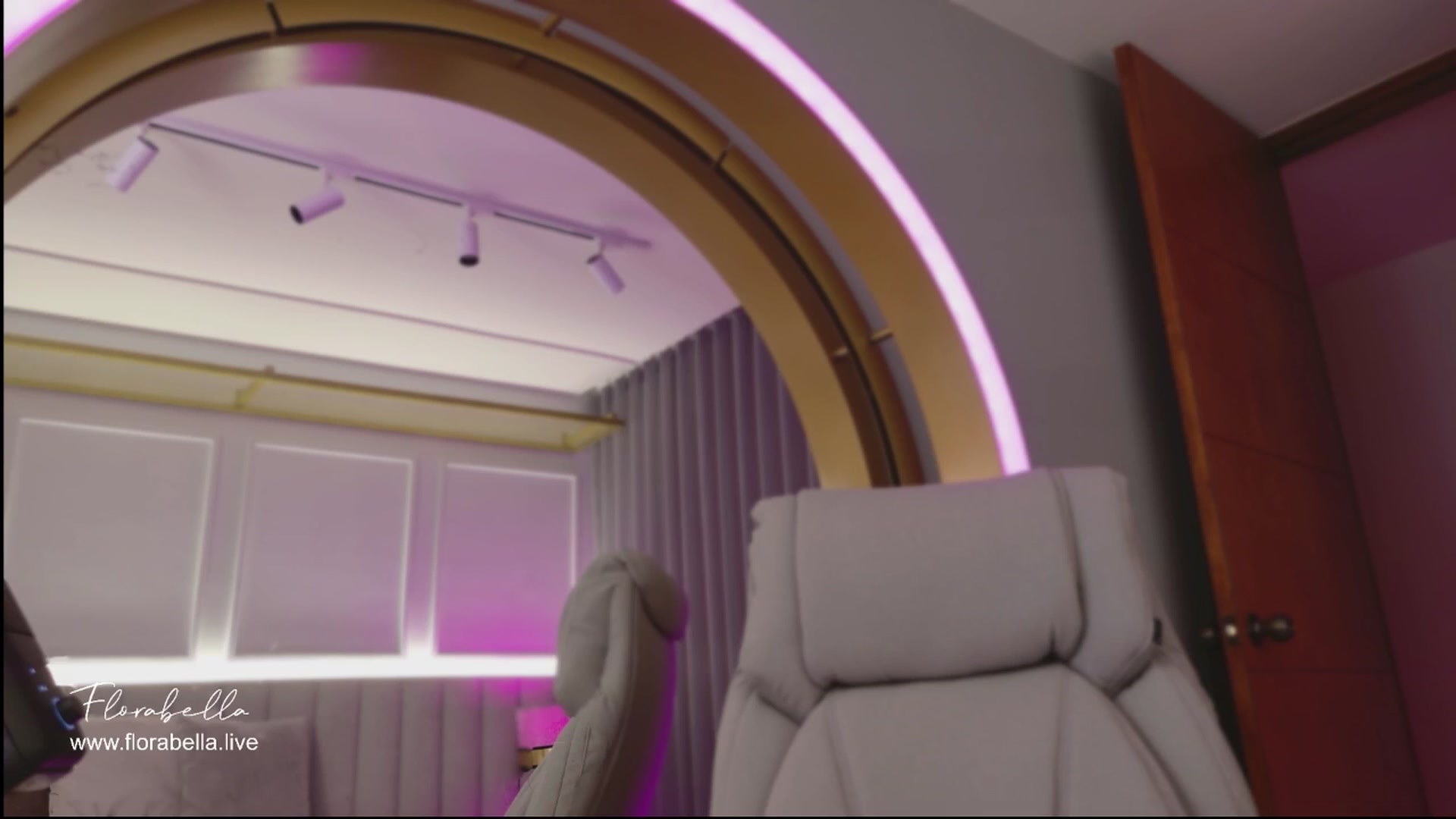 Gallery image thumbnail from Florabella's myfreecams stream on, 03/16/2025, 07:07 image 3 of 20