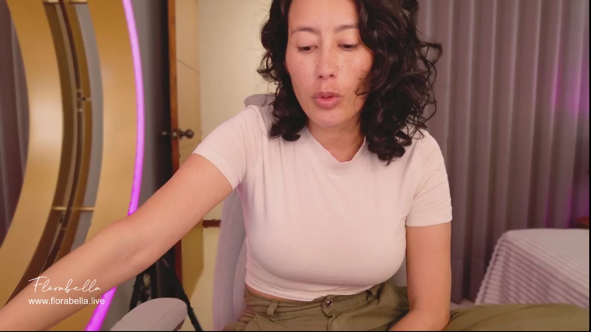 Gallery image thumbnail from Florabella's myfreecams stream on, 05/28/2025, 01:51 image 2 of 20