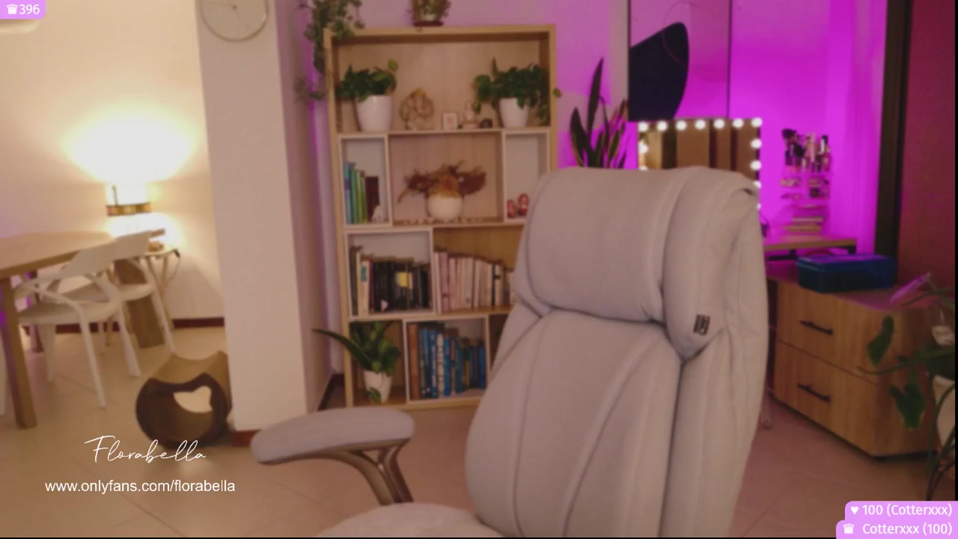 Gallery image thumbnail from Florabella's myfreecams stream on, 09/28/2025, 04:38 image 5 of 20