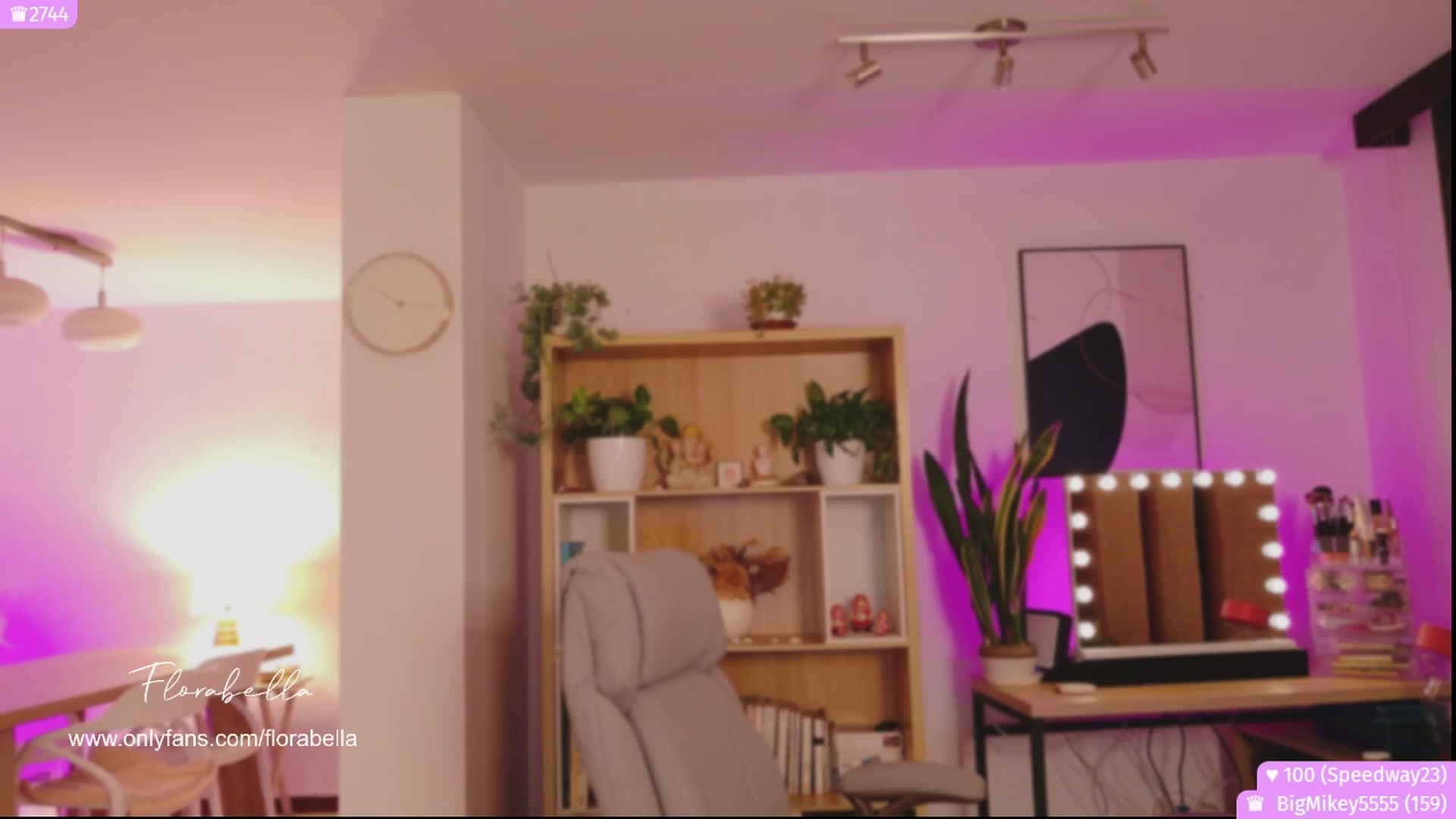 Gallery image thumbnail from Florabella's myfreecams stream on, 10/04/2025, 04:47 image 11 of 20