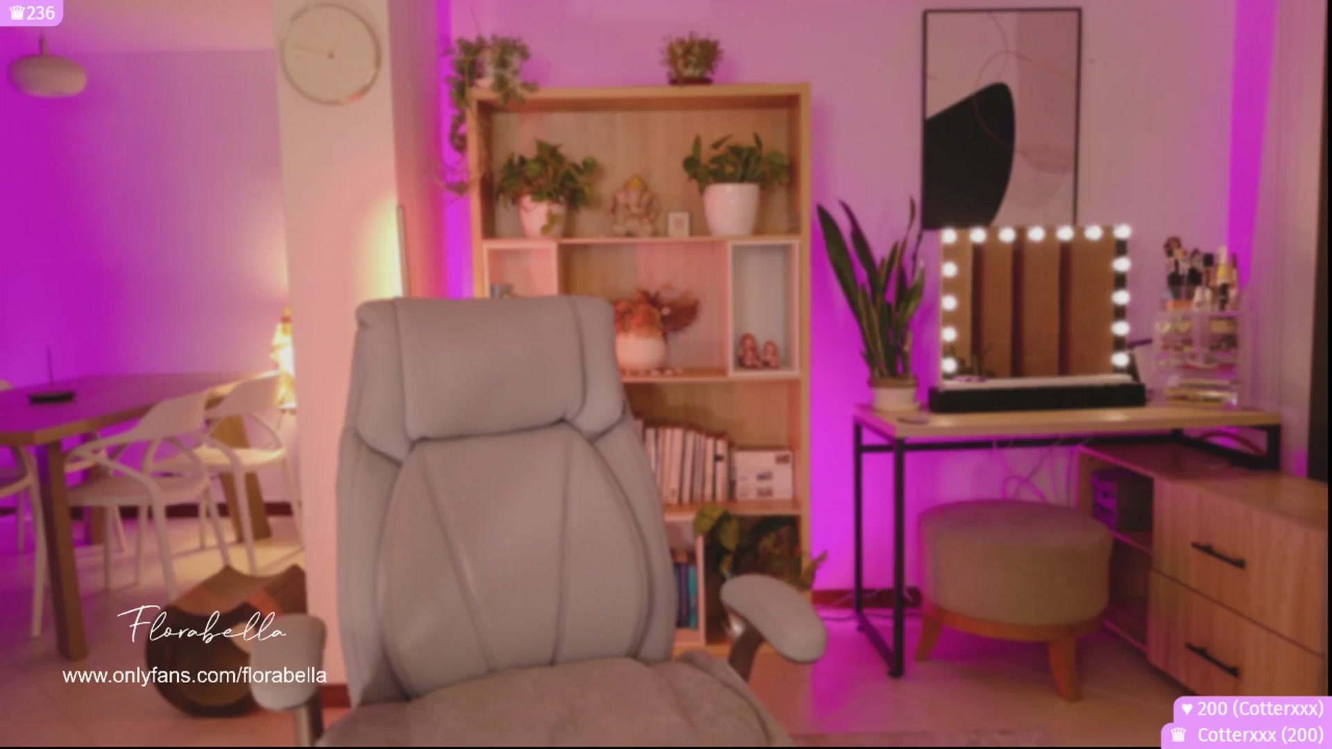 Gallery image thumbnail from Florabella's myfreecams stream on, 10/09/2025, 06:07 image 13 of 20