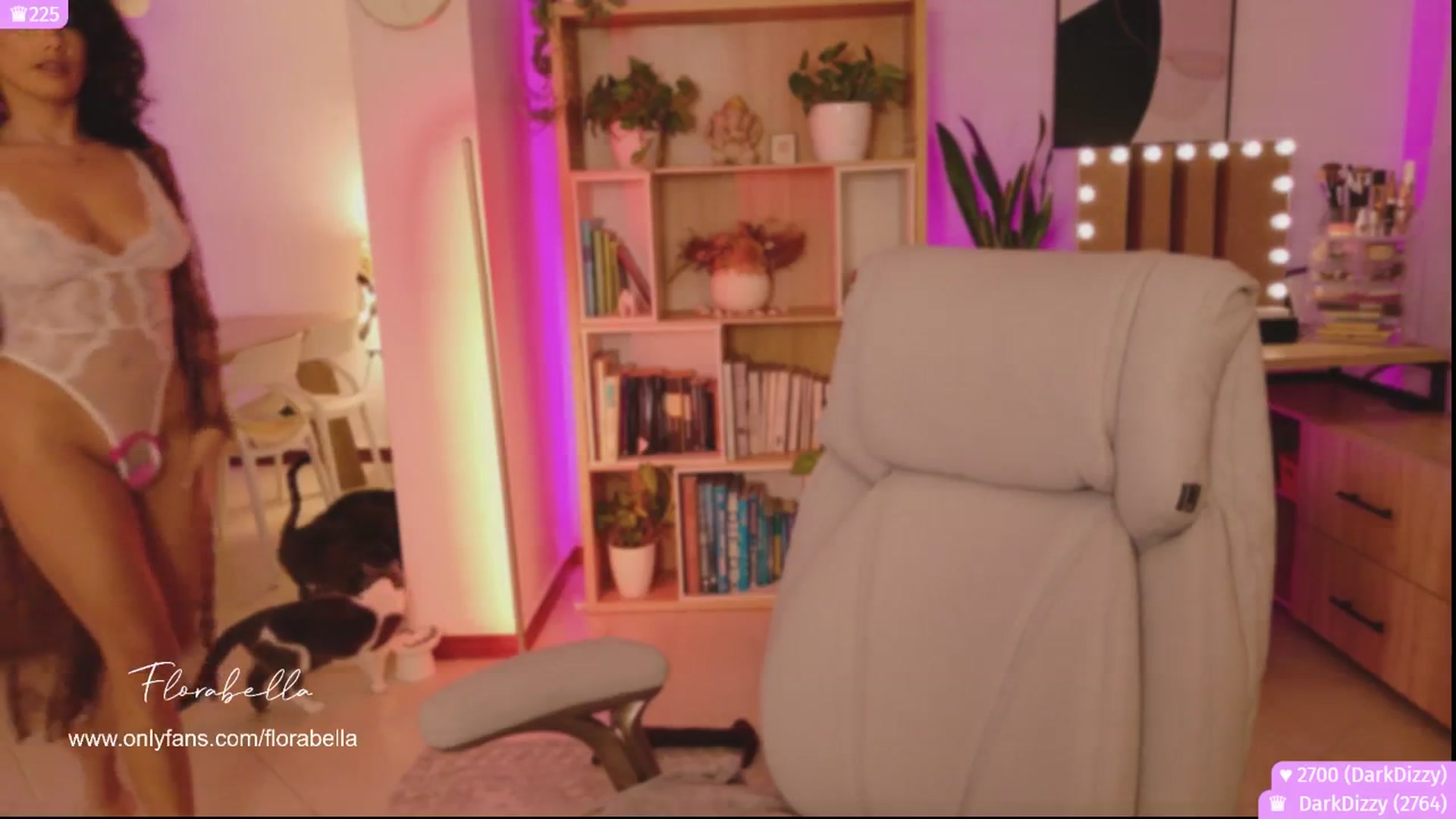 Gallery image thumbnail from Florabella's myfreecams stream on, 10/12/2025, 01:10 image 11 of 20