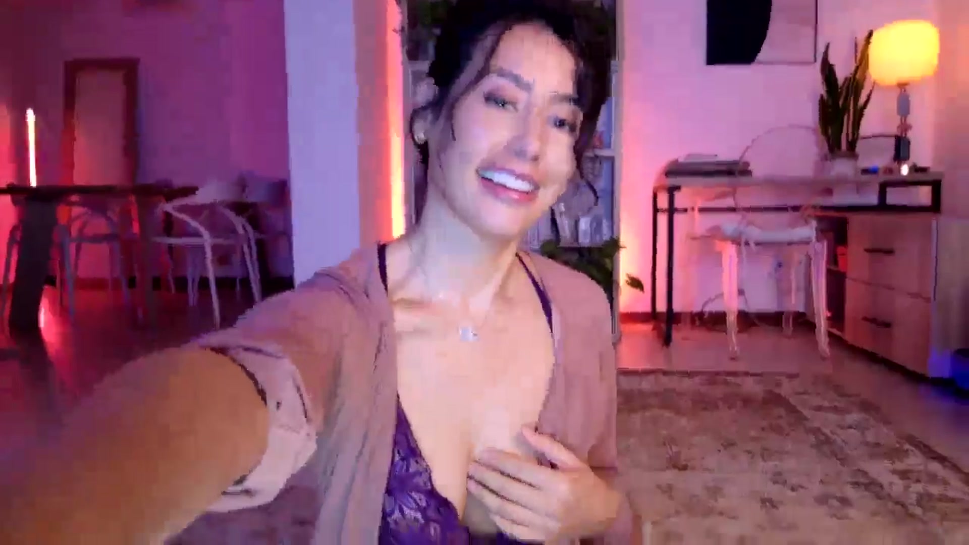Gallery image thumbnail from Florabella's myfreecams stream on, 12/16/2025, 05:10 image 16 of 20