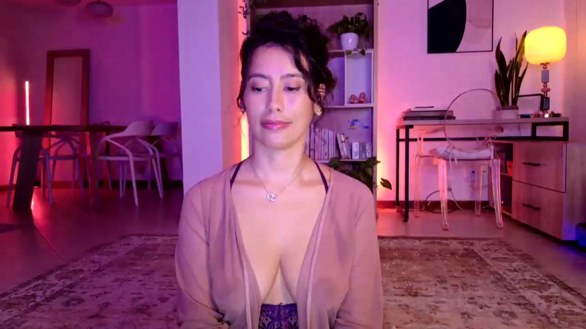Gallery image thumbnail from Florabella's myfreecams stream on, 12/16/2025, 05:10 image 12 of 20