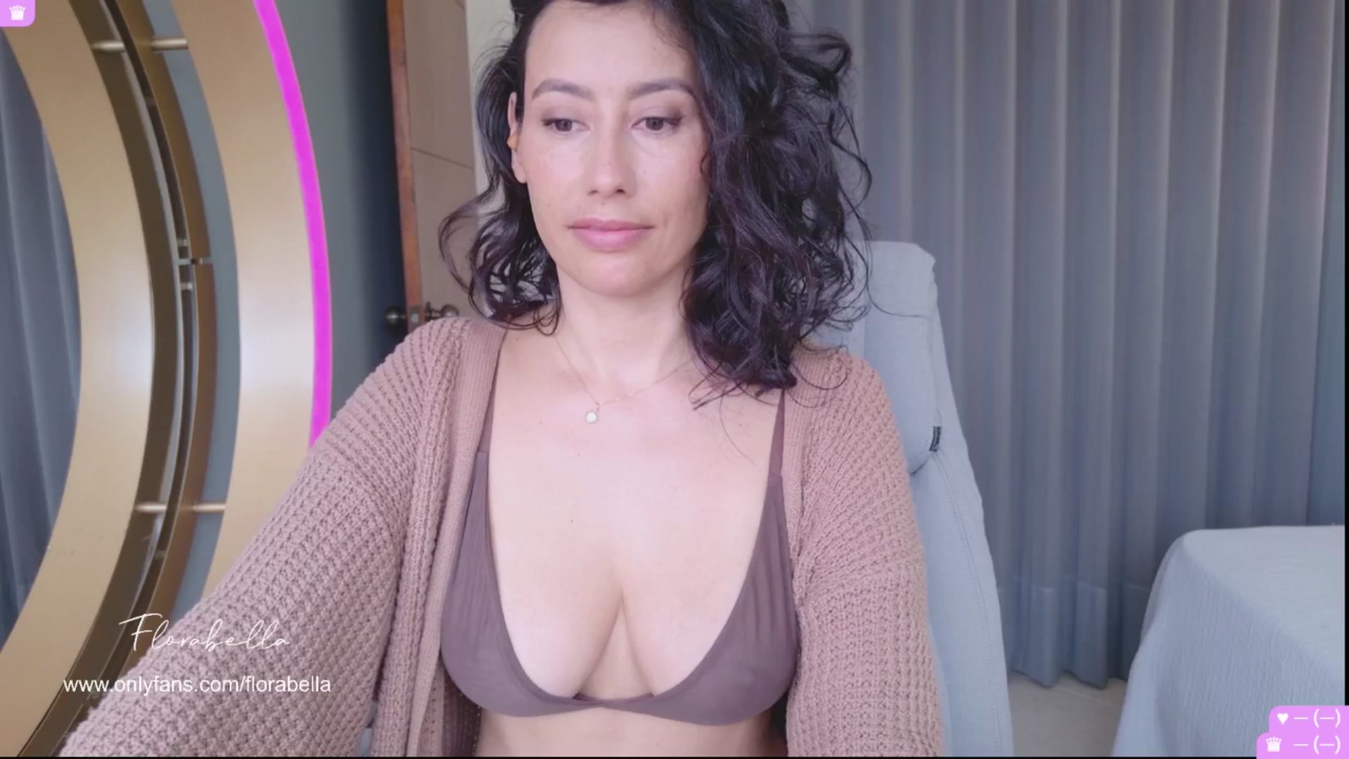 Gallery image thumbnail from Florabella's myfreecams stream on, 02/01/2026, 18:03 image 8 of 20