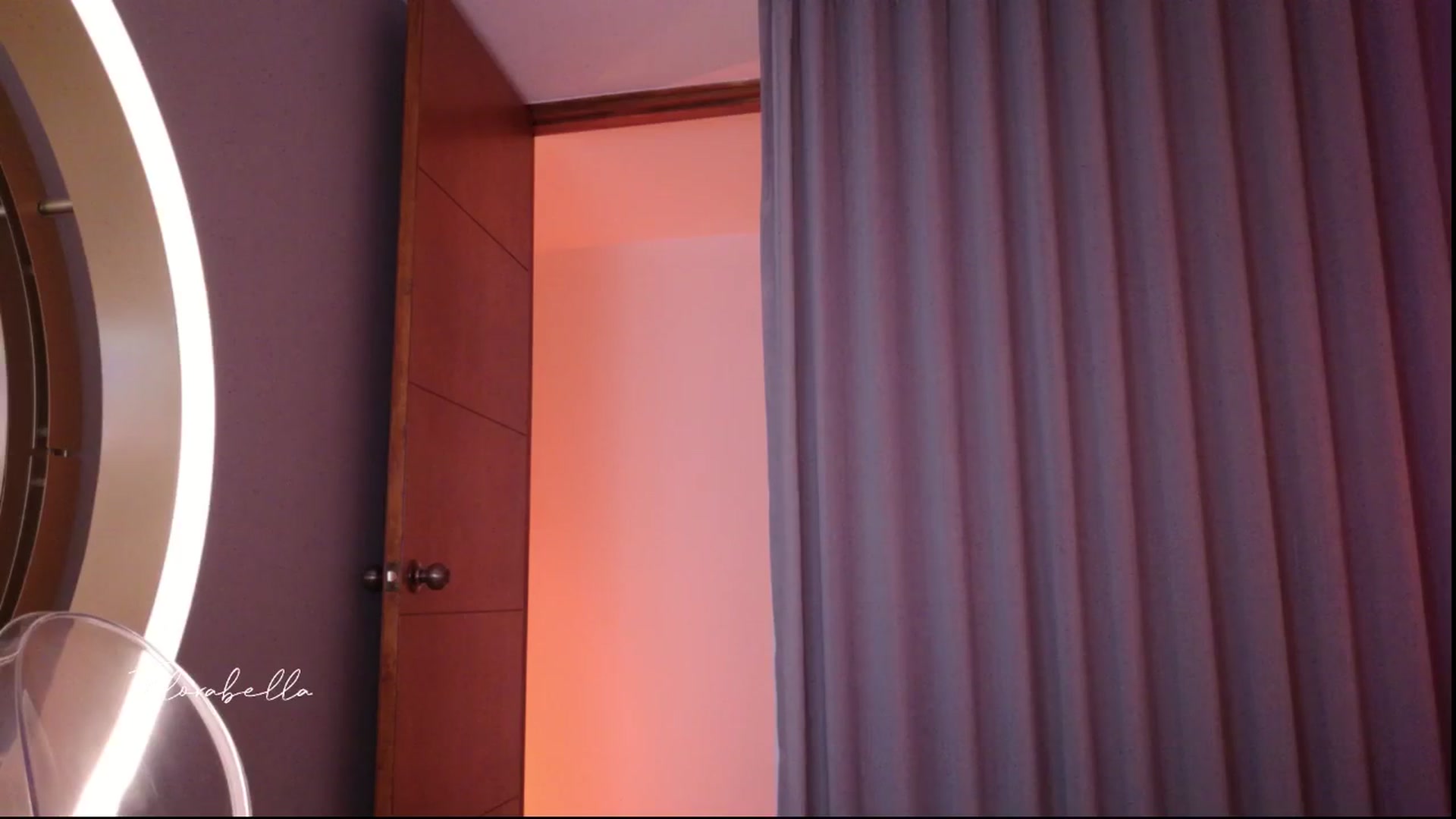 Gallery image thumbnail from Florabella's myfreecams stream on, 04/19/2026, 01:32 image 10 of 20