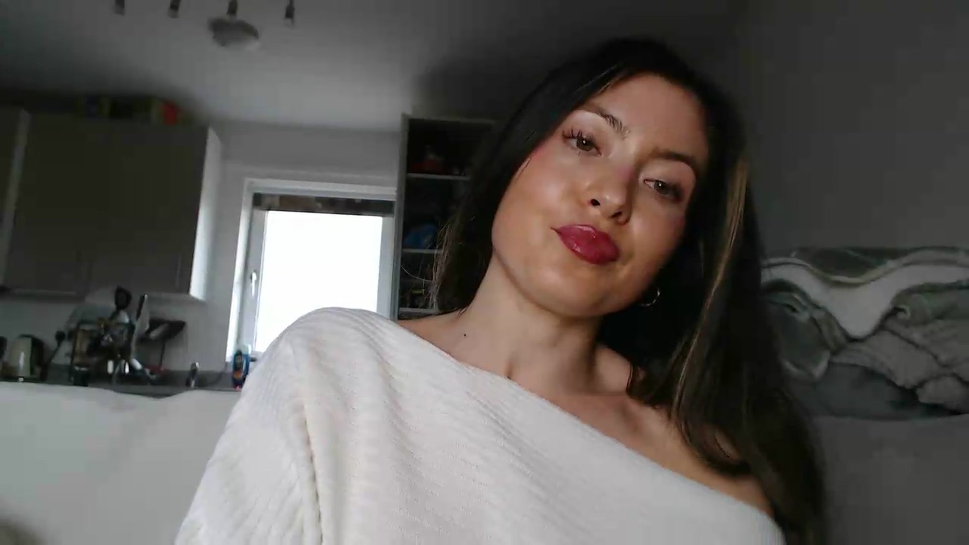 Gallery image thumbnail from FlorenceRose1's myfreecams stream on, 05/18/2026, 15:01 image 11 of 20