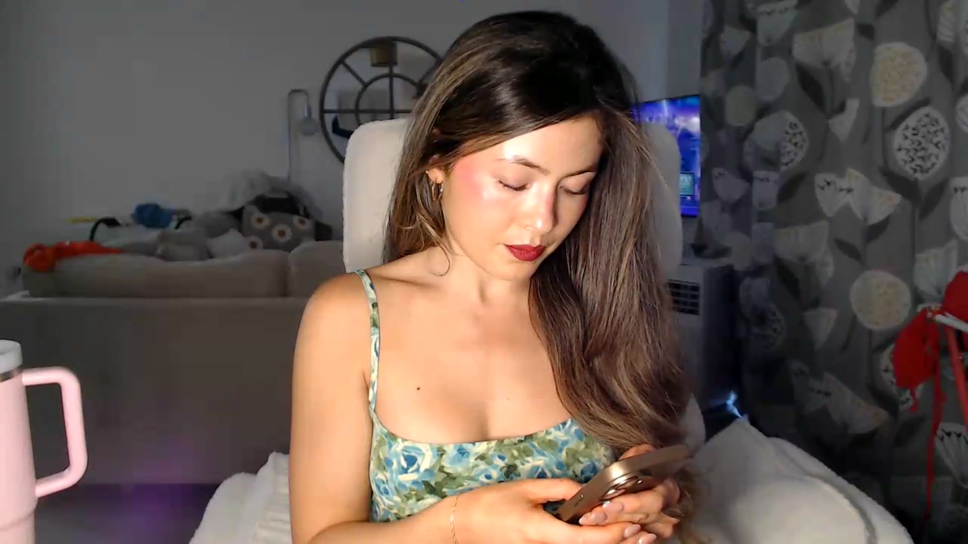 Gallery image thumbnail from FlorenceRose1's myfreecams stream on, 06/26/2026, 14:08 image 10 of 20
