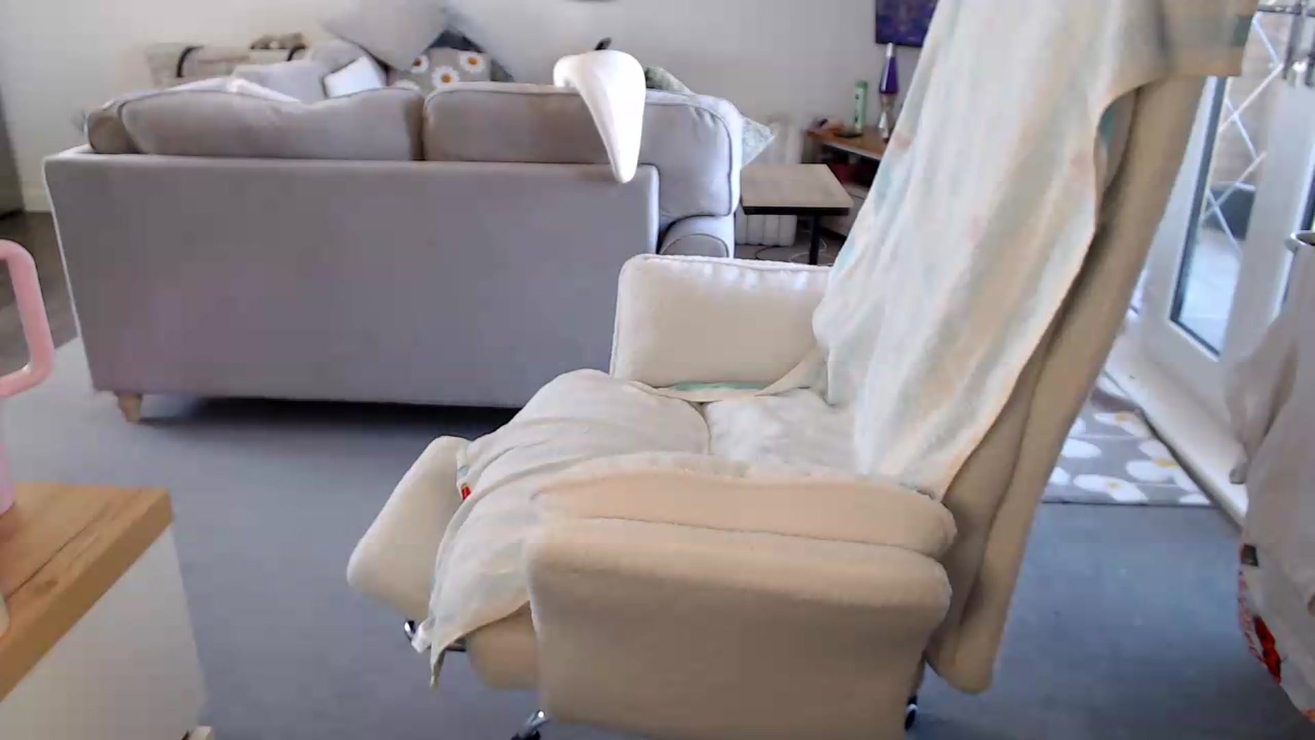 Gallery image thumbnail from FlorenceRose1's myfreecams stream on, 07/31/2026, 14:46 image 14 of 20