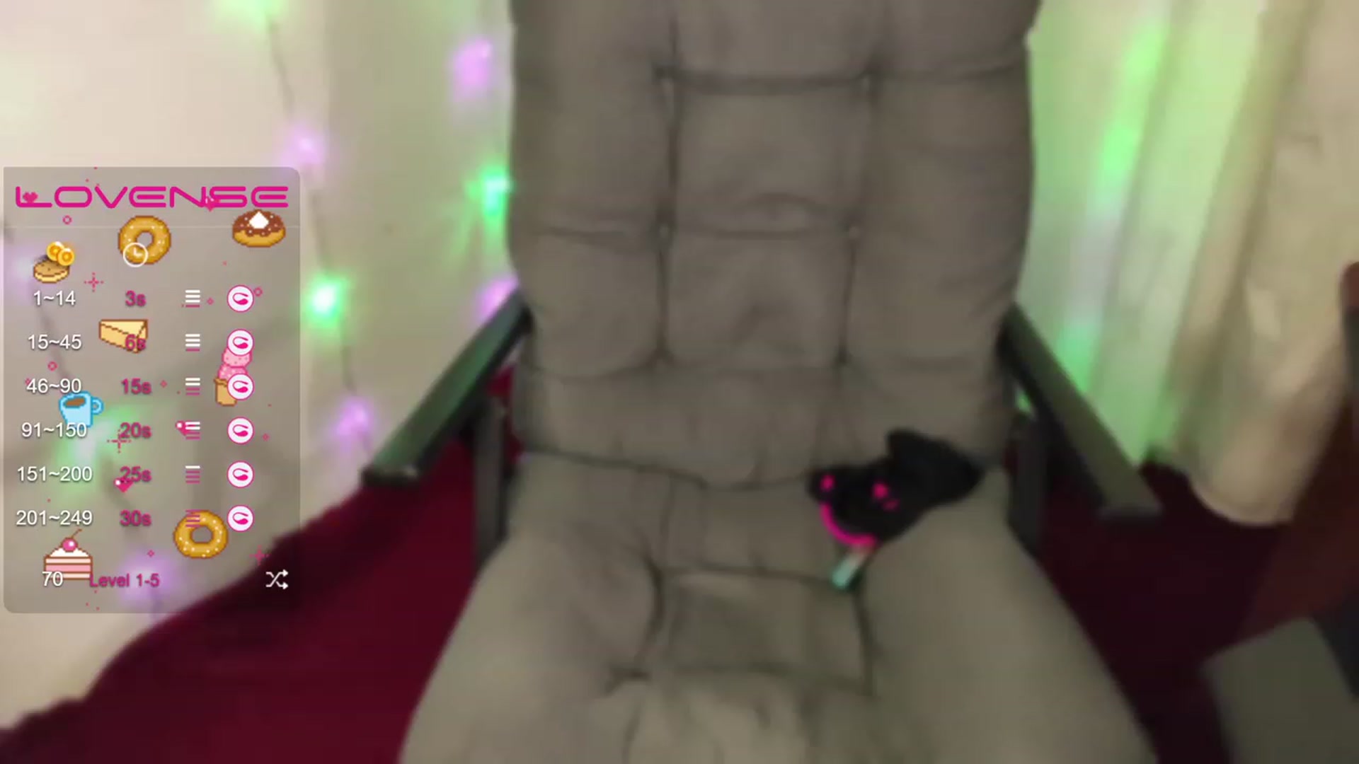 Gallery image thumbnail from FloresRose's myfreecams stream on, 11/21/2022, 24:40 image 15 of 20