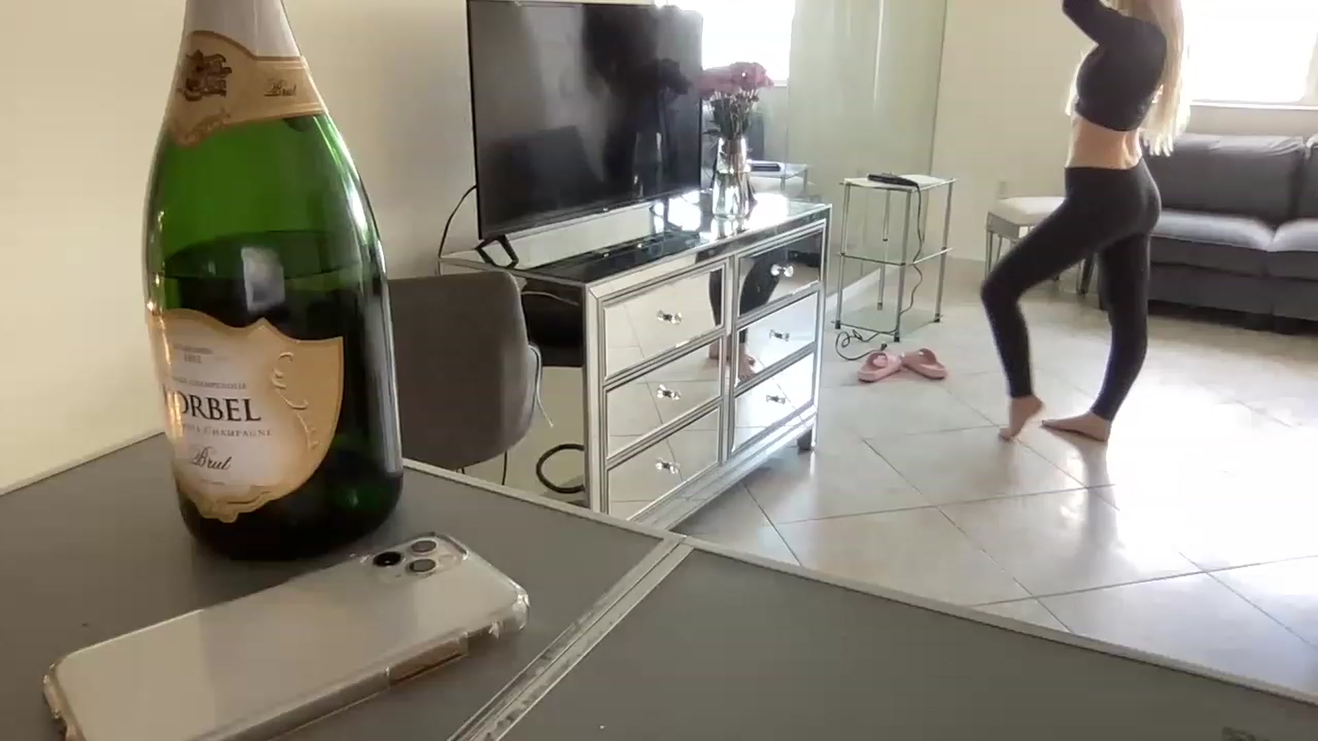 Gallery image thumbnail from Floridagirl28's myfreecams stream on, 01/12/2023, 19:58 image 7 of 20