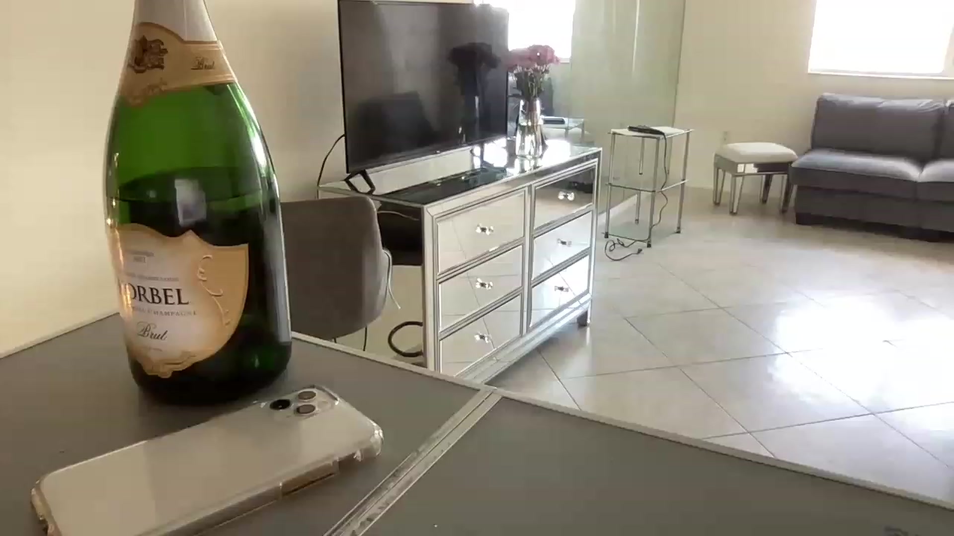 Gallery image thumbnail from Floridagirl28's myfreecams stream on, 01/12/2023, 19:58 image 6 of 20