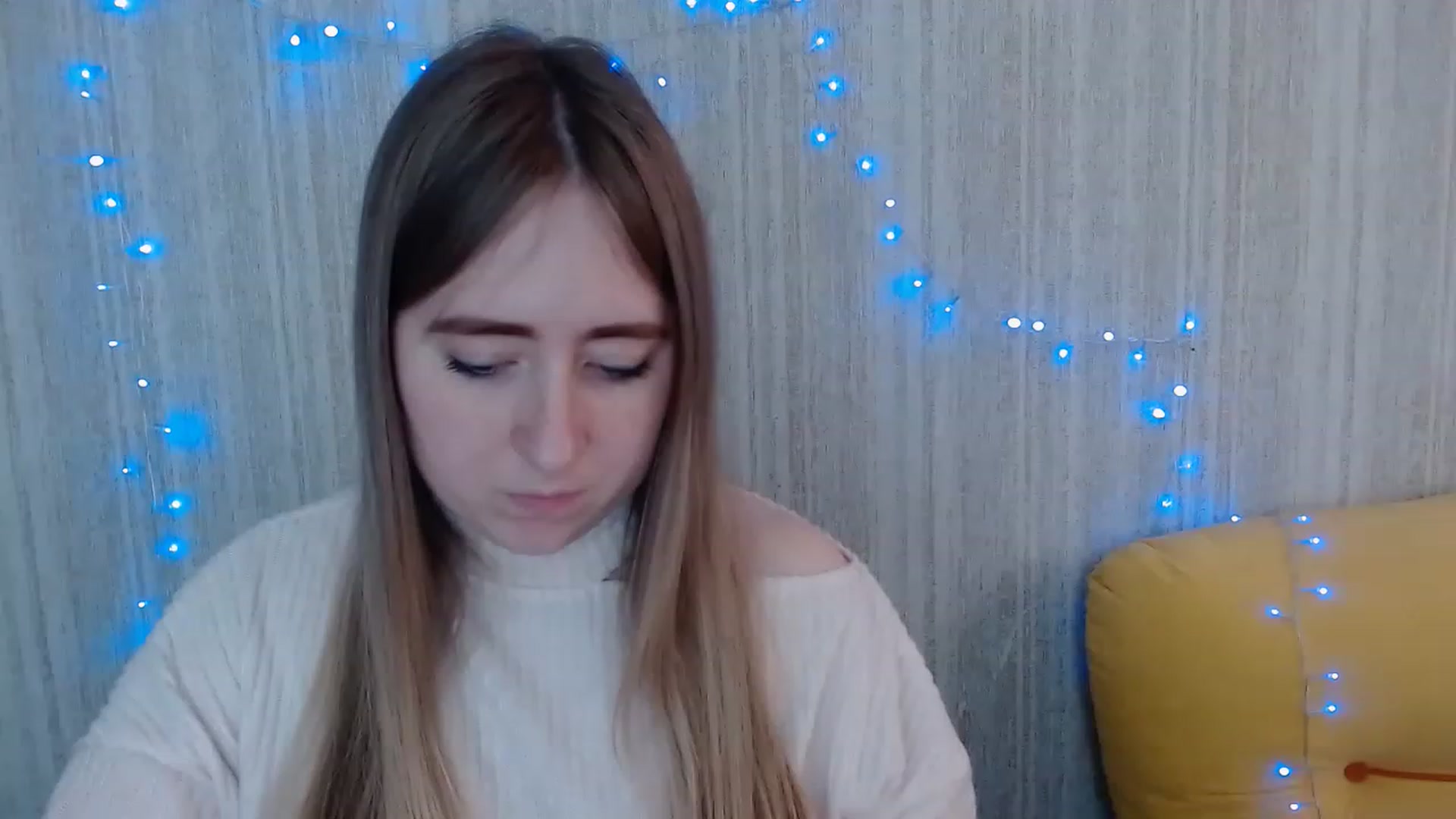 Gallery image thumbnail from Florra_xo's myfreecams stream on, 04/16/2023, 09:32 image 9 of 20