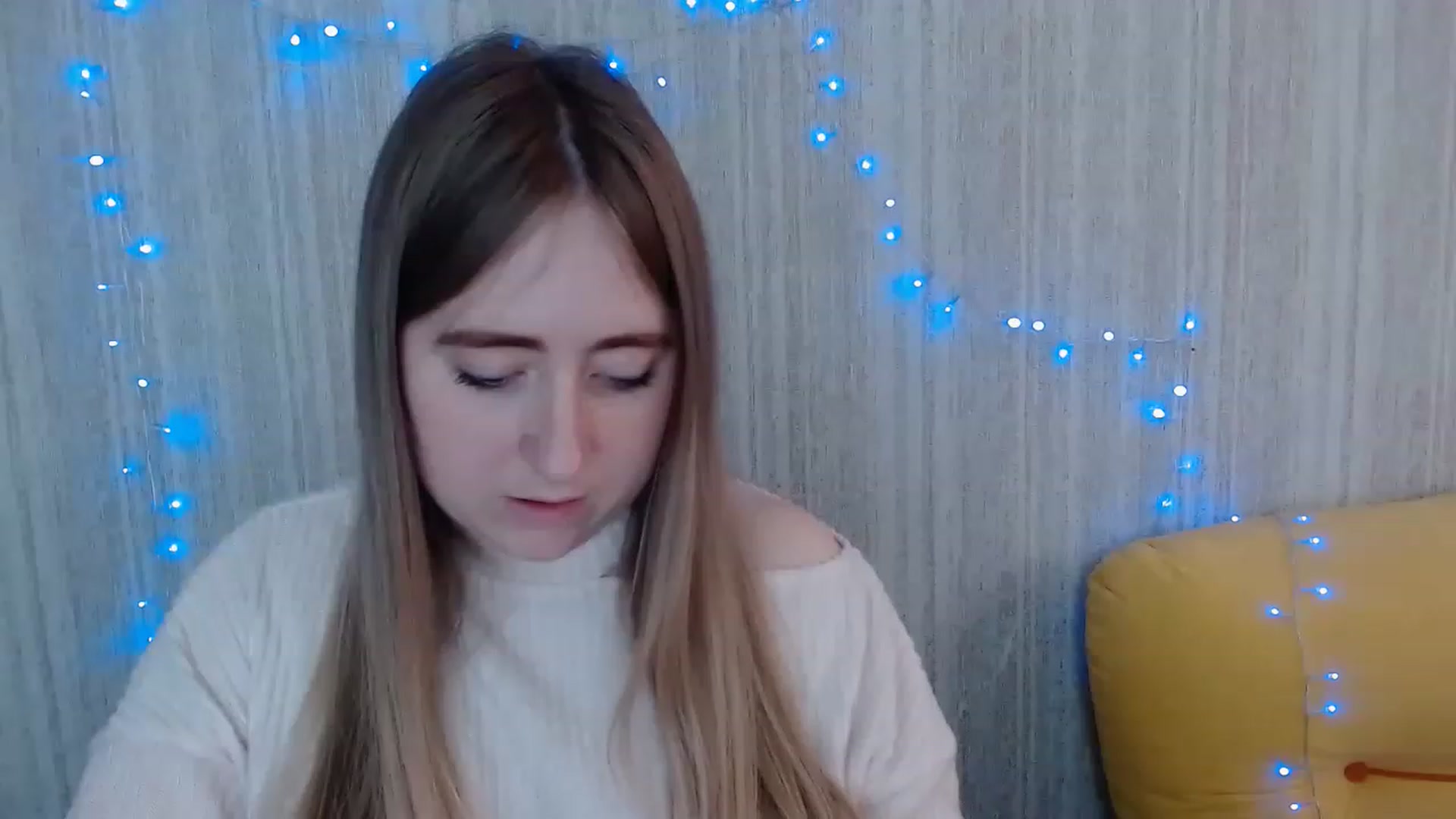 Gallery image thumbnail from Florra_xo's myfreecams stream on, 04/16/2023, 09:32 image 7 of 20