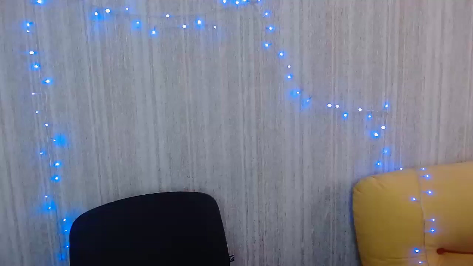 Gallery image thumbnail from Florra_xo's myfreecams stream on, 04/16/2023, 09:32 image 17 of 20