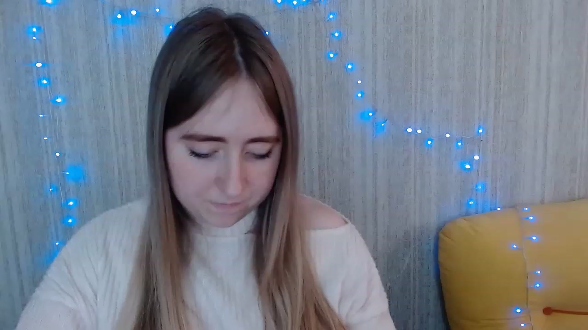 Gallery image thumbnail from Florra_xo's myfreecams stream on, 04/16/2023, 09:32 image 16 of 20