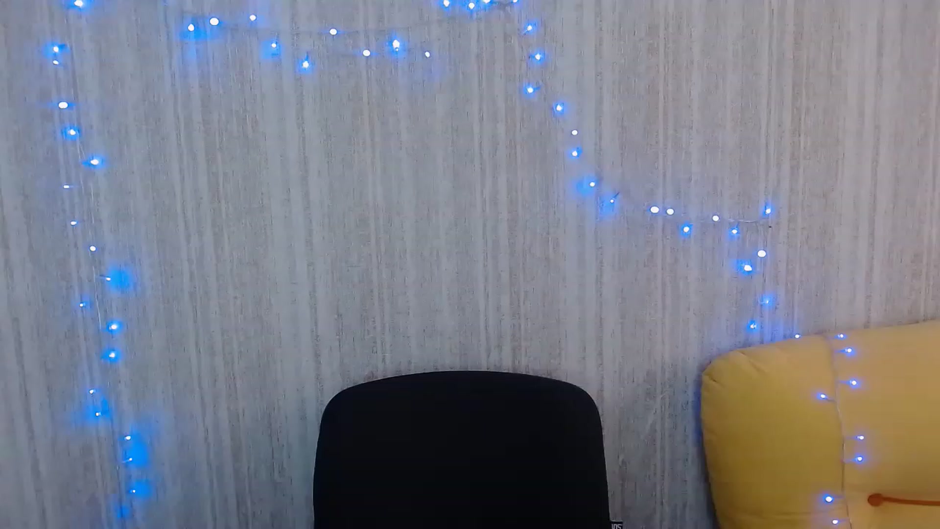 Gallery image thumbnail from Florra_xo's myfreecams stream on, 04/16/2023, 09:32 image 18 of 20