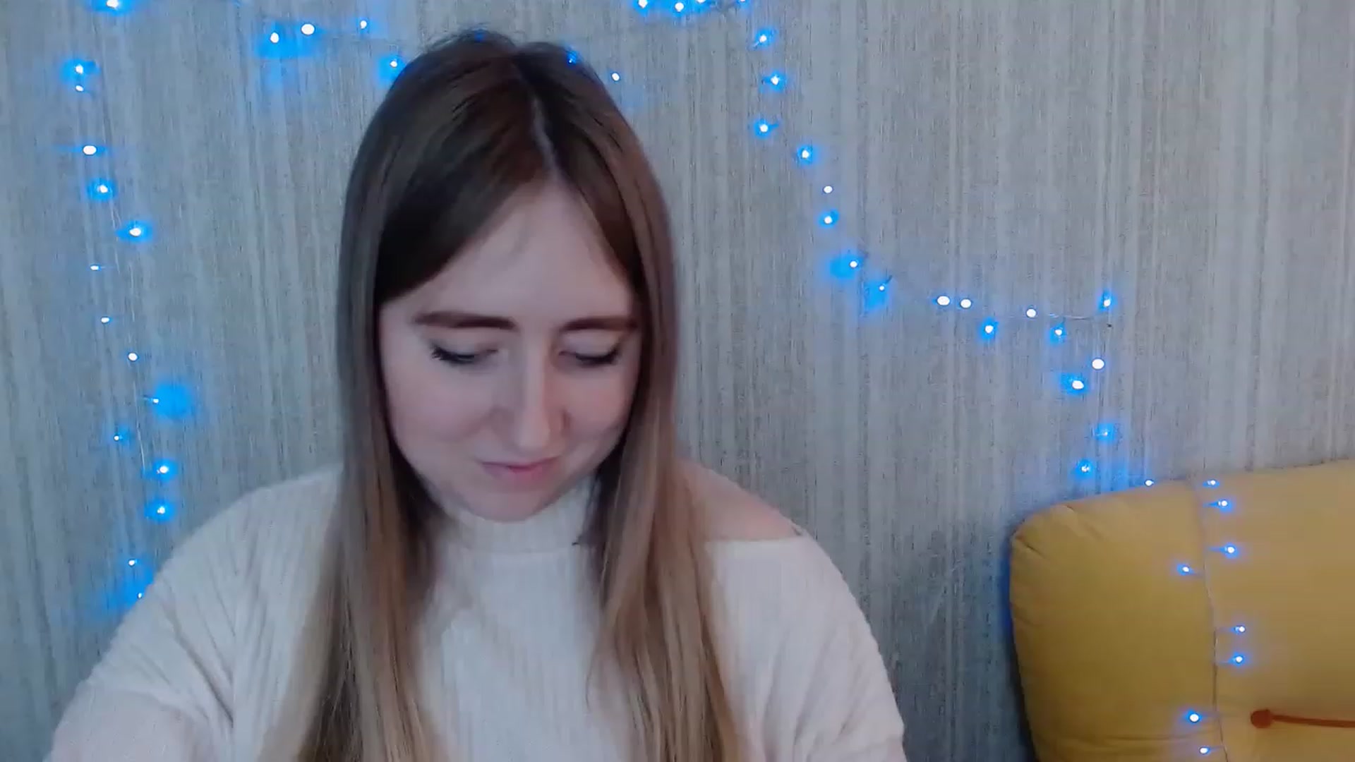 Gallery image thumbnail from Florra_xo's myfreecams stream on, 04/16/2023, 09:32 image 14 of 20