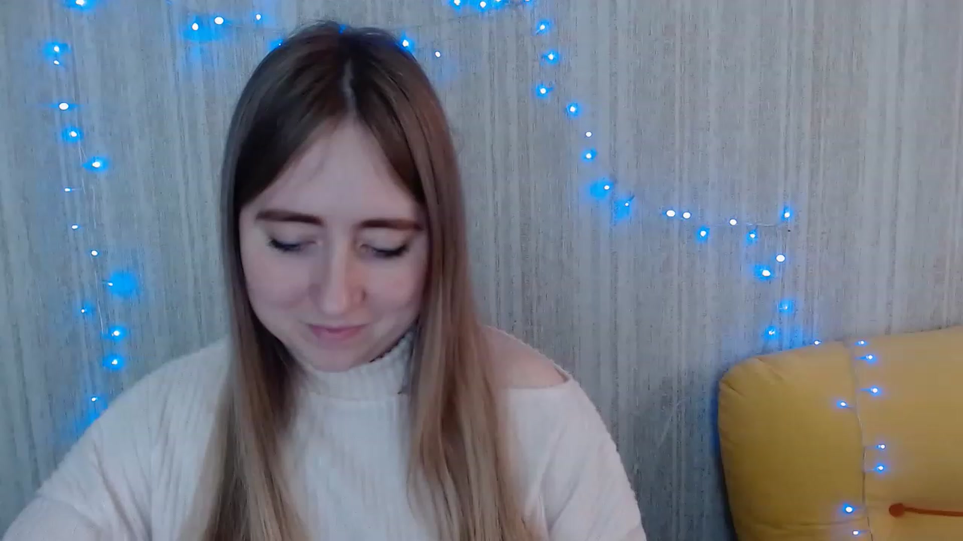 Gallery image thumbnail from Florra_xo's myfreecams stream on, 04/16/2023, 09:32 image 12 of 20