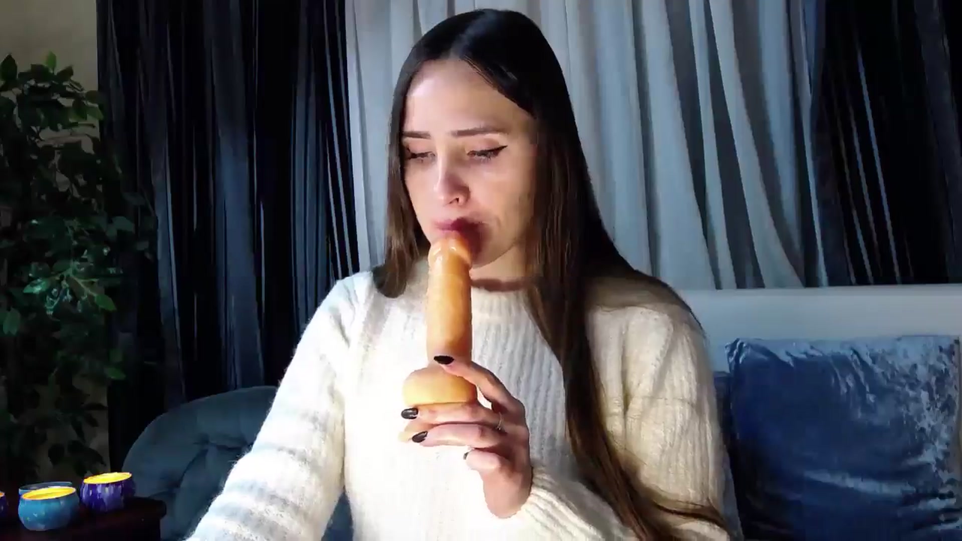 Gallery image thumbnail from Floured's myfreecams stream on, 02/07/2026, 10:10 image 6 of 20