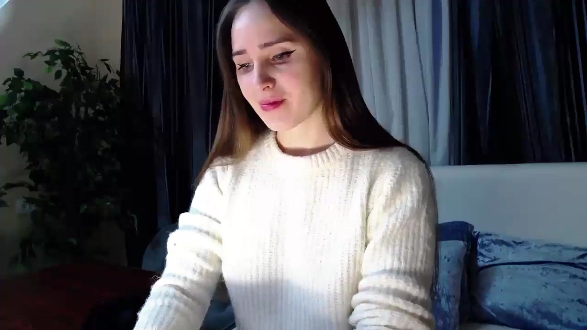 Gallery image thumbnail from Floured's myfreecams stream on, 02/21/2026, 08:27 image 2 of 20