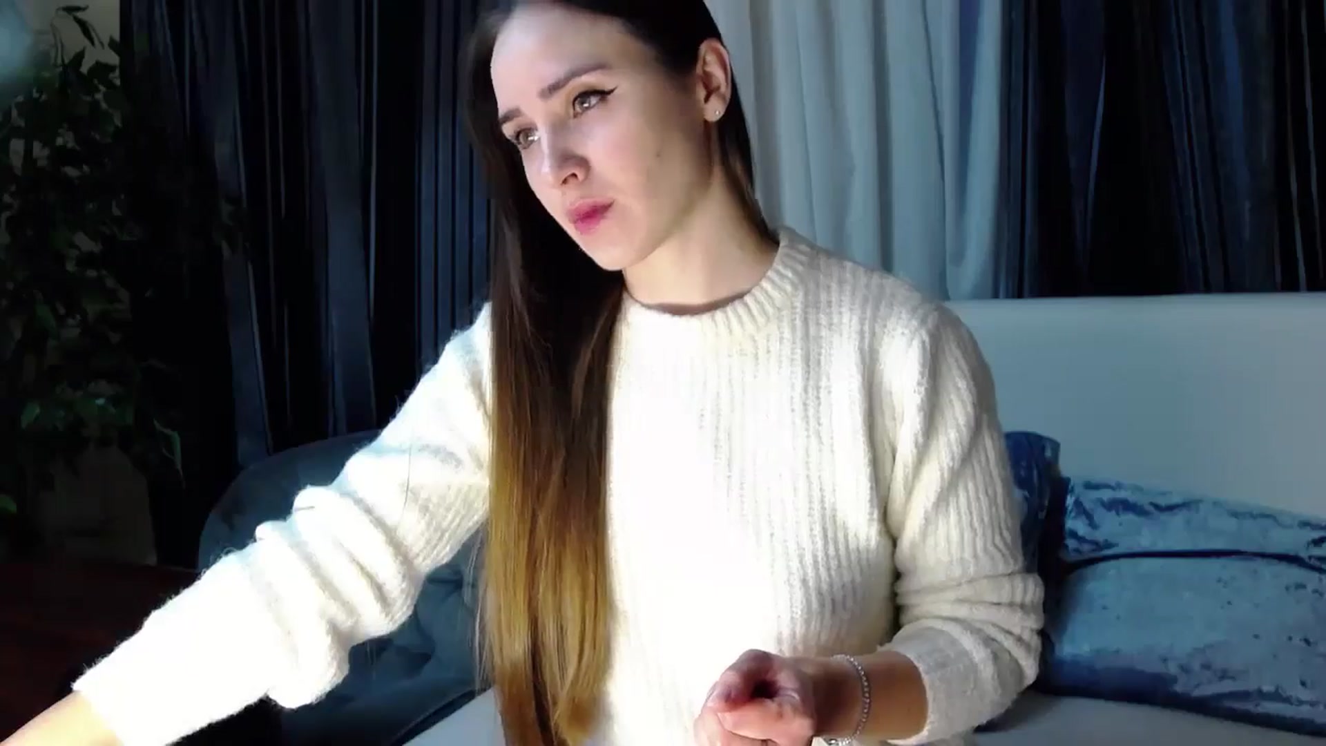 Gallery image thumbnail from Floured's myfreecams stream on, 02/21/2026, 08:27 image 12 of 20
