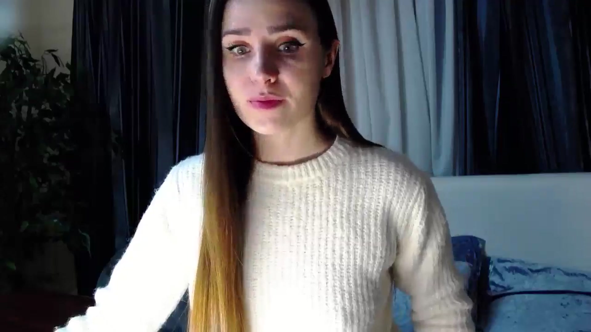 Gallery image thumbnail from Floured's myfreecams stream on, 02/21/2026, 09:57 image 3 of 20