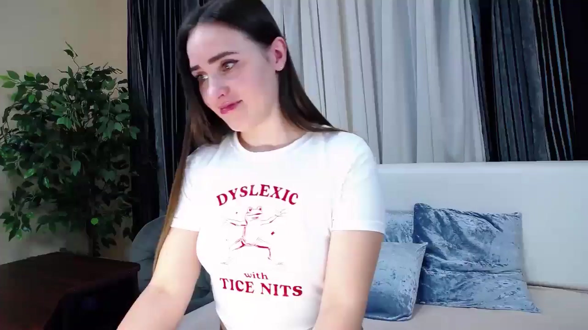 Gallery image thumbnail from Floured's myfreecams stream on, 03/23/2026, 09:28 image 11 of 20