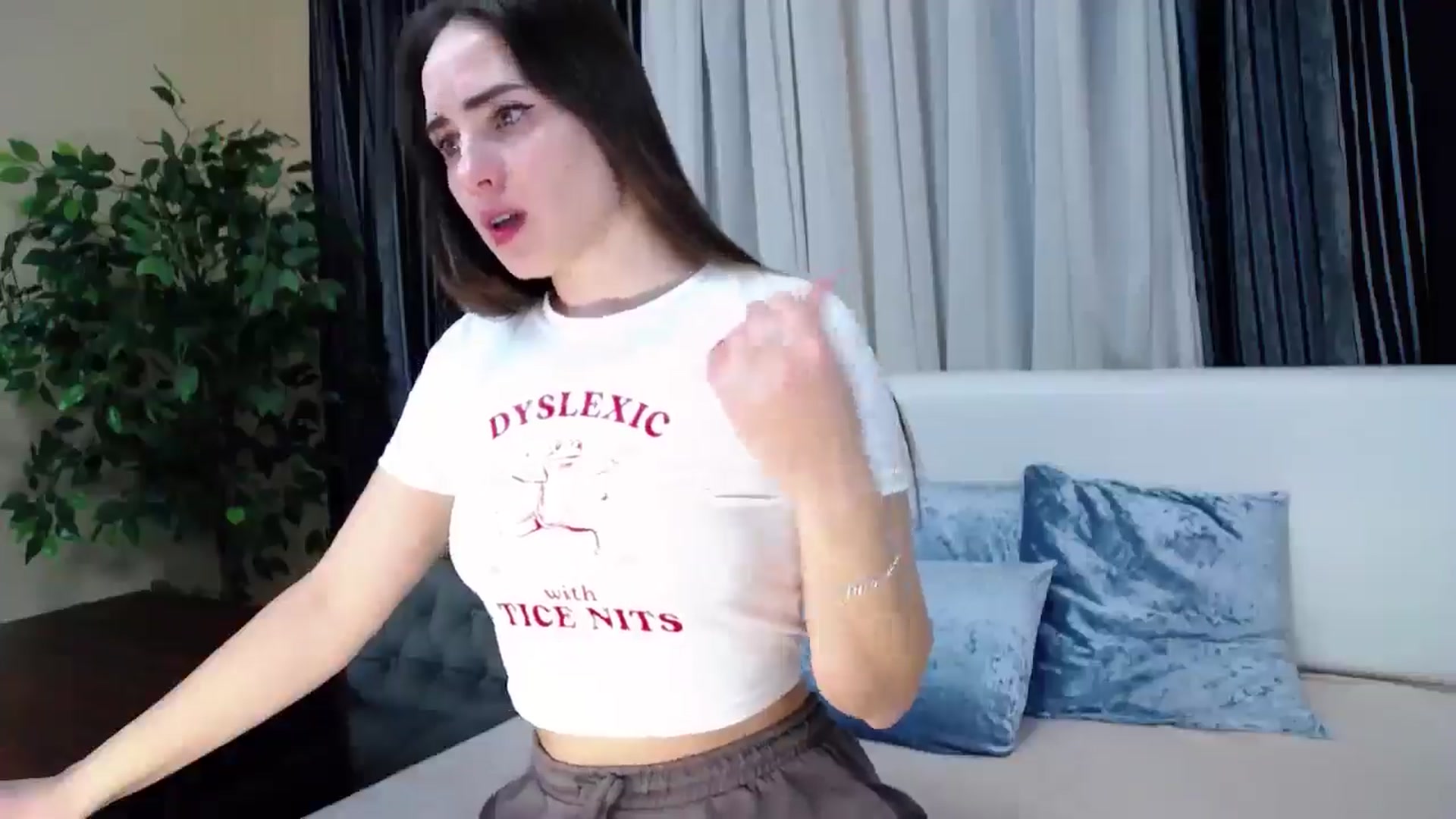 Gallery image thumbnail from Floured's myfreecams stream on, 03/23/2026, 09:28 image 2 of 20