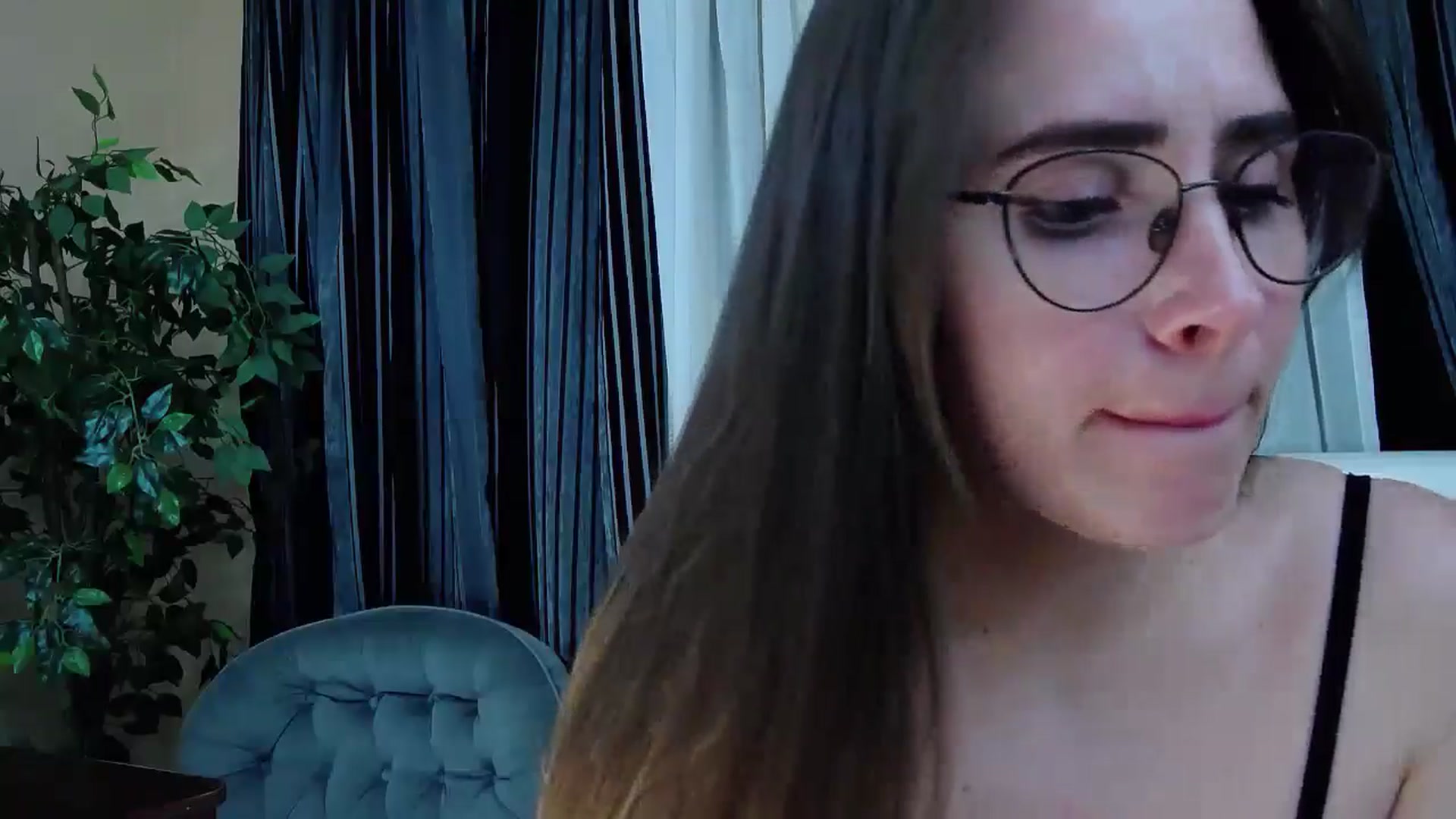 Gallery image thumbnail from Floured's myfreecams stream on, 03/27/2026, 12:44 image 19 of 20