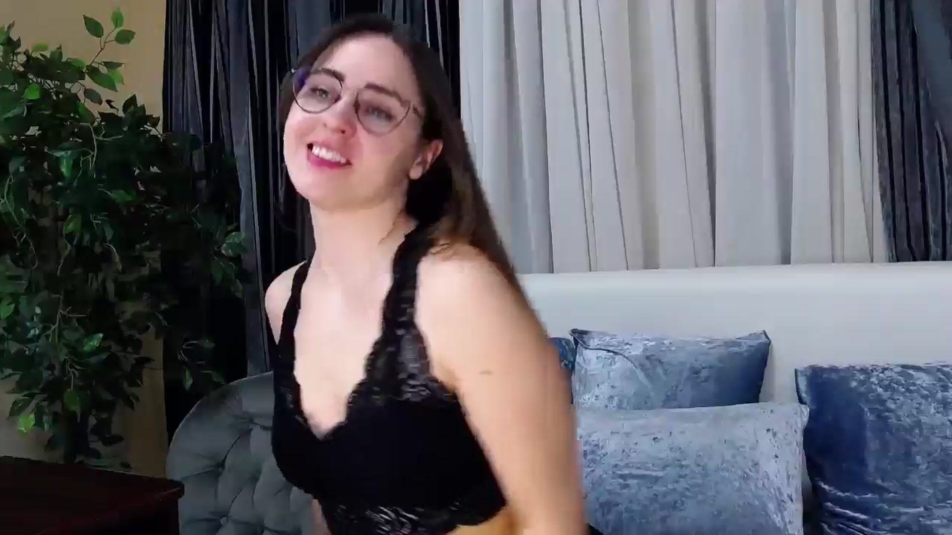 Gallery image thumbnail from Floured's myfreecams stream on, 03/28/2026, 09:12 image 6 of 20