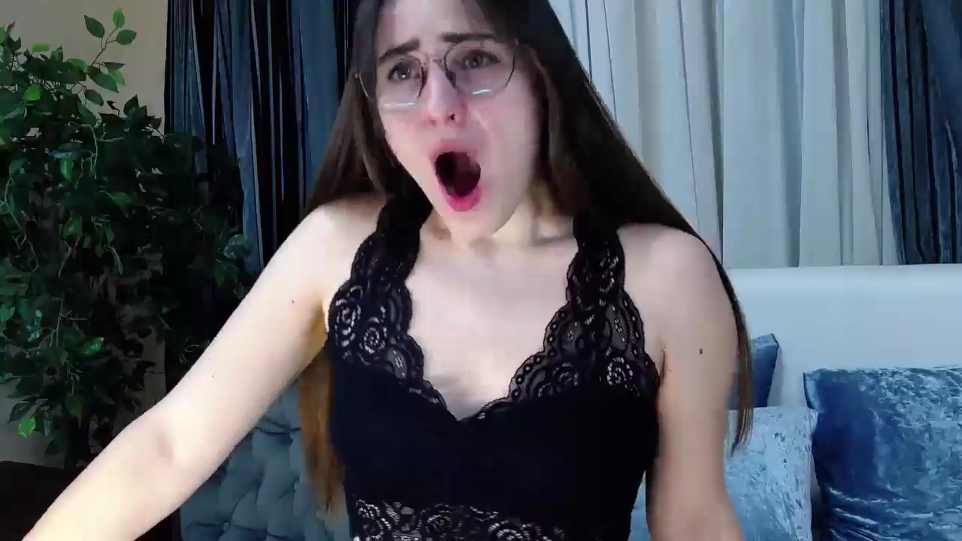 Gallery image thumbnail from Floured's myfreecams stream on, 03/28/2026, 09:12 image 13 of 20