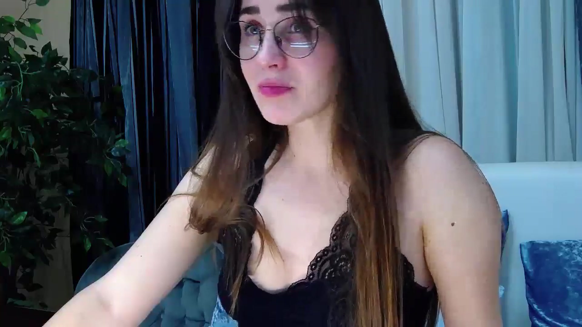 Gallery image thumbnail from Floured's myfreecams stream on, 03/28/2026, 10:50 image 10 of 20