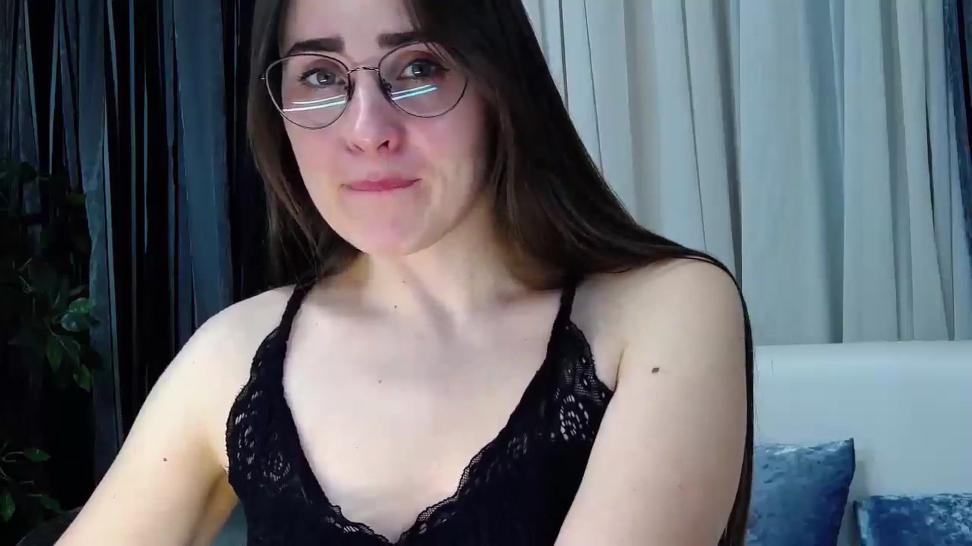 Gallery image thumbnail from Floured's myfreecams stream on, 03/28/2026, 12:47 image 2 of 20