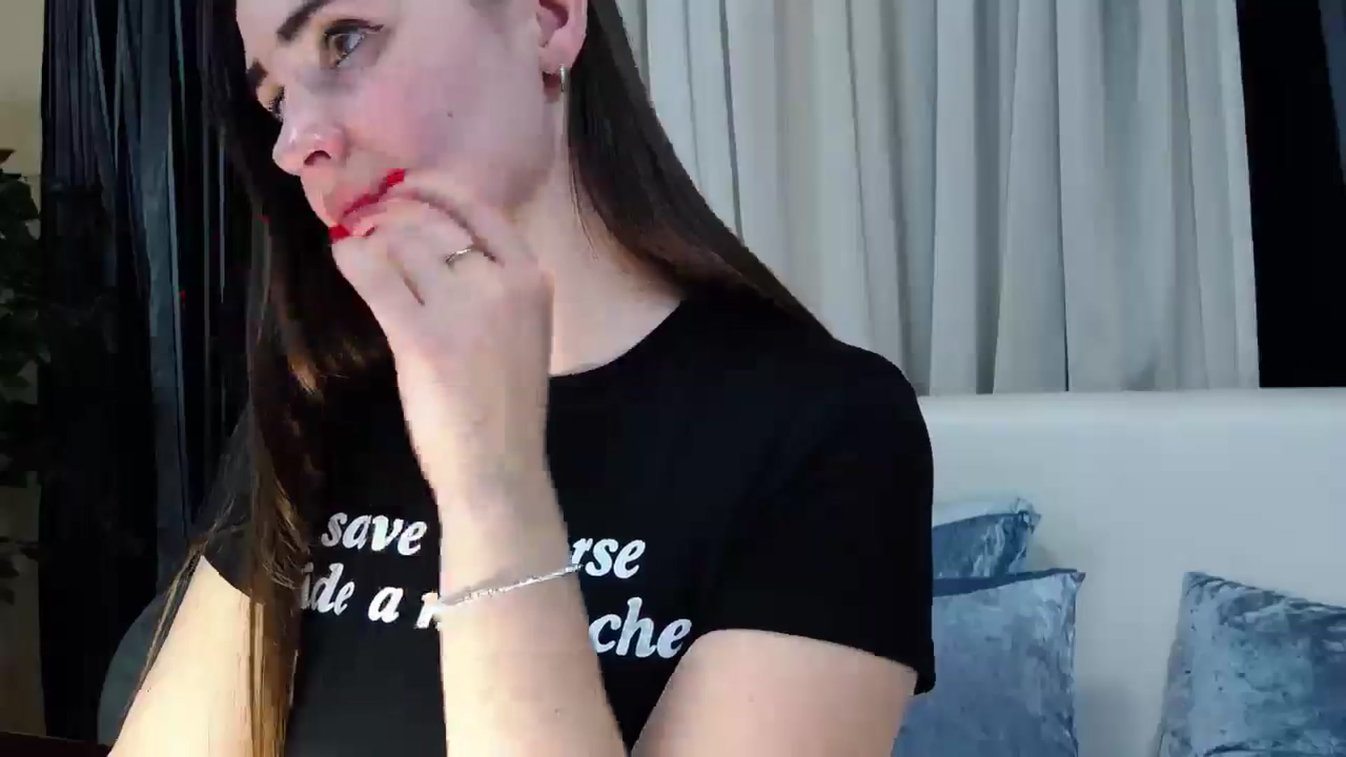 Gallery image thumbnail from Floured's myfreecams stream on, 04/05/2026, 11:14 image 14 of 20