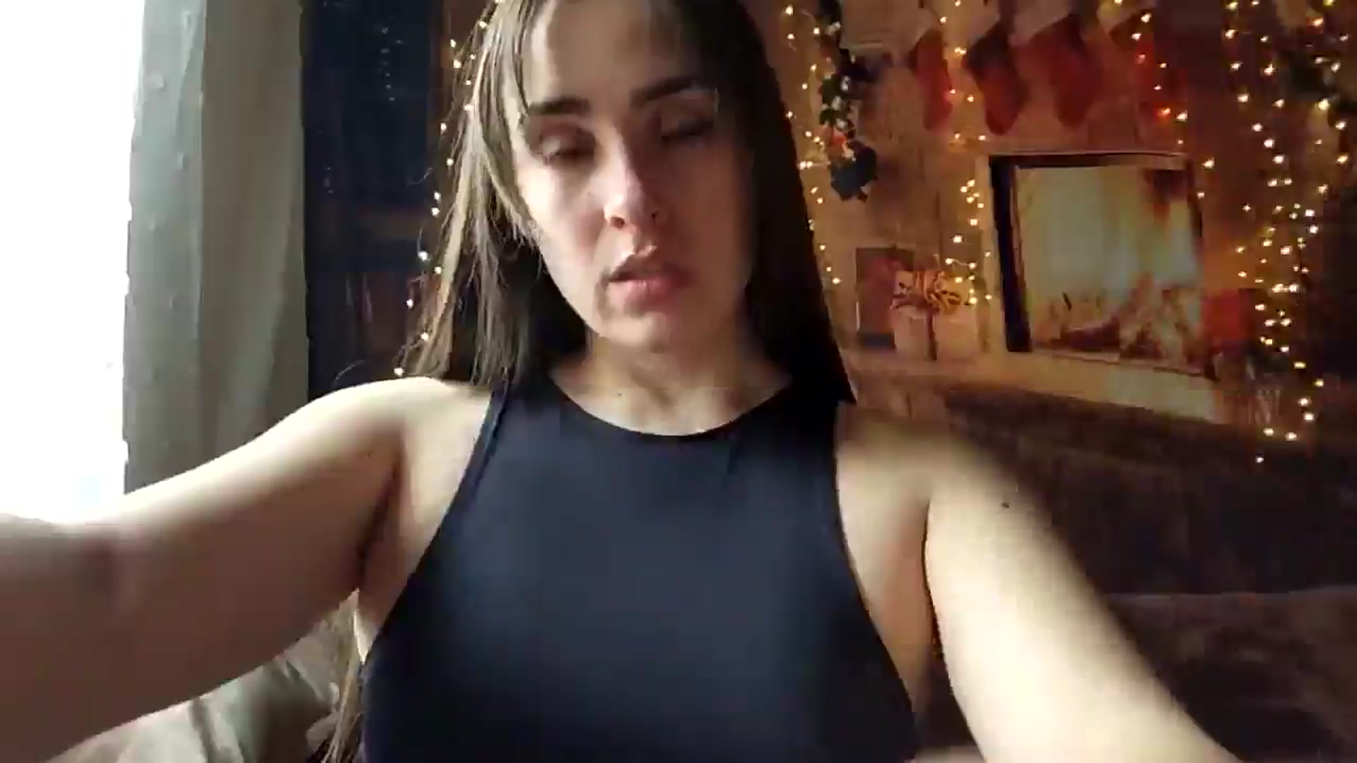 Gallery image thumbnail from Floured's myfreecams stream on, 04/09/2026, 10:00 image 17 of 20