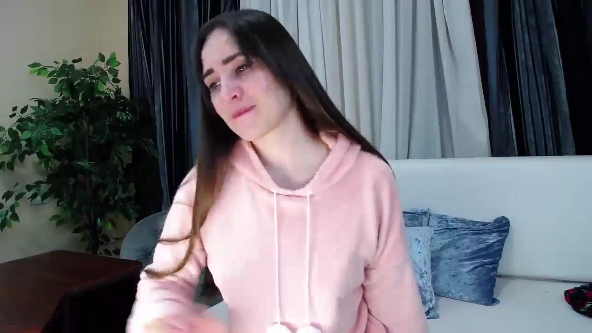 Gallery image thumbnail from Floured's myfreecams stream on, 04/14/2026, 11:42 image 5 of 20