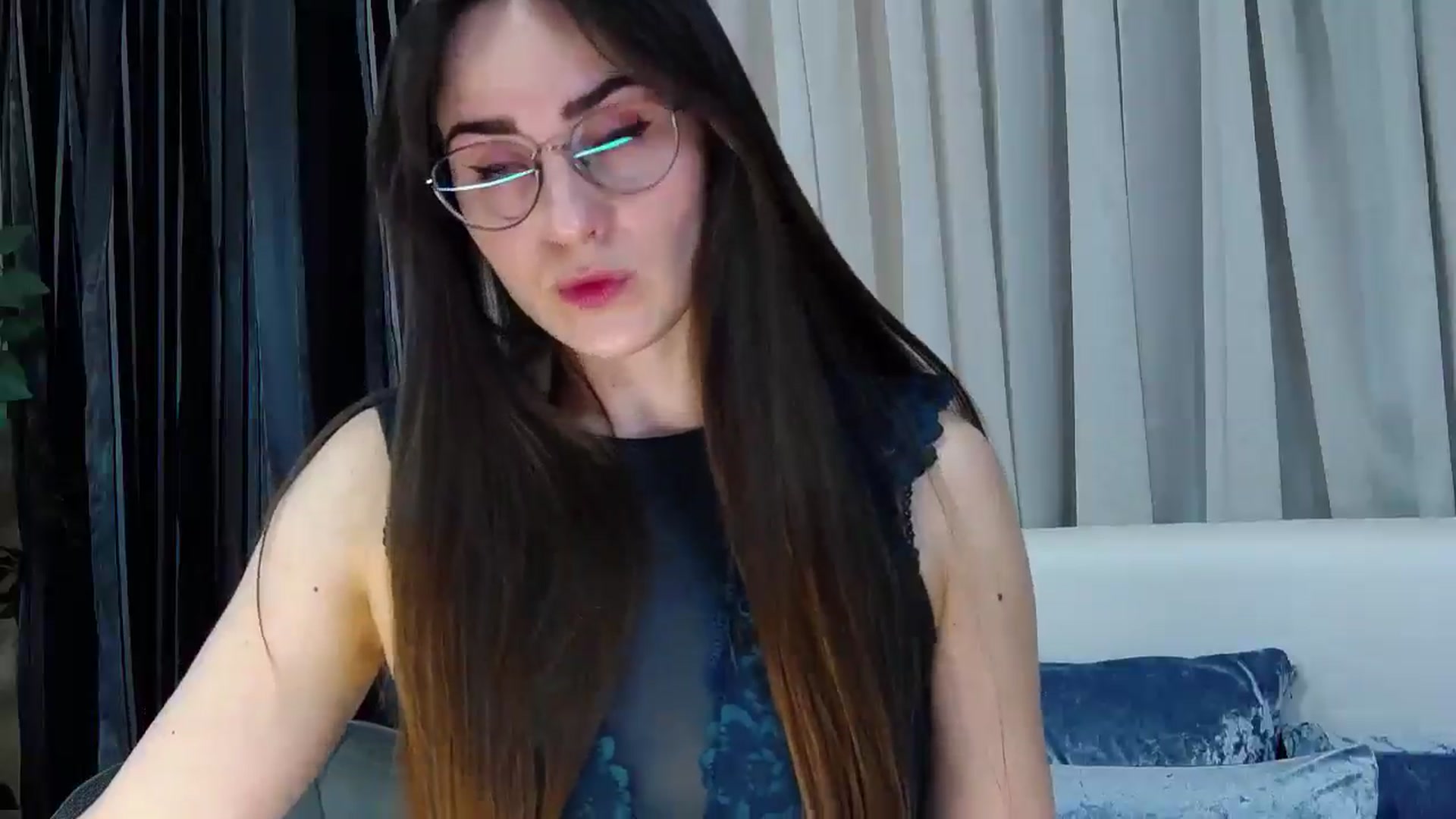 Gallery image thumbnail from Floured's myfreecams stream on, 05/03/2026, 09:07 image 10 of 20
