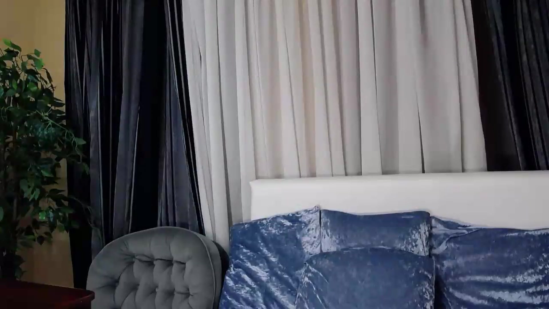 Gallery image thumbnail from Floured's myfreecams stream on, 05/10/2026, 08:14 image 14 of 20