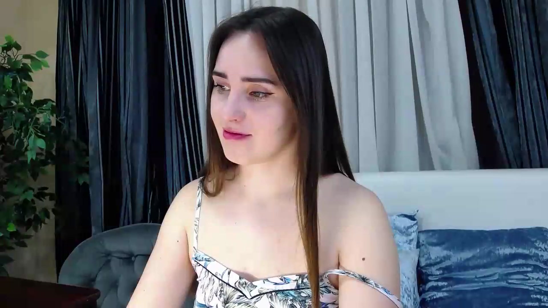 Gallery image thumbnail from Floured's myfreecams stream on, 05/17/2026, 07:47 image 7 of 20