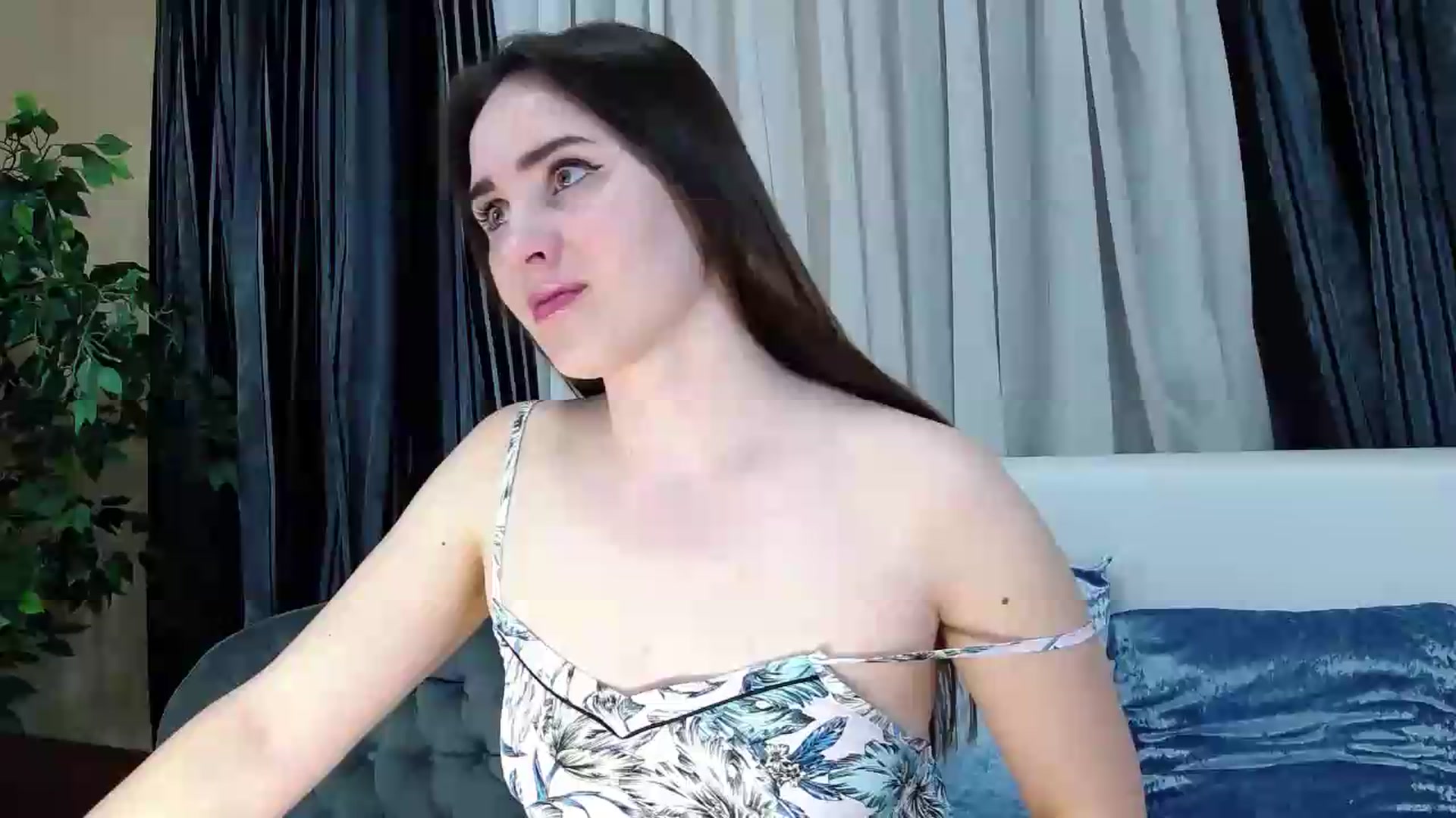 Gallery image thumbnail from Floured's myfreecams stream on, 05/17/2026, 07:47 image 1 of 20
